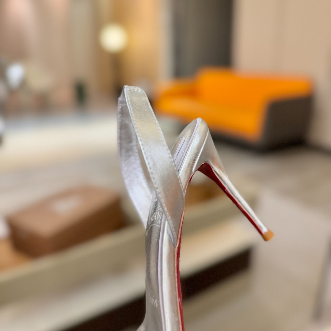 Christian Louboutin Marilyn Leather Sandals - DesignerGu
