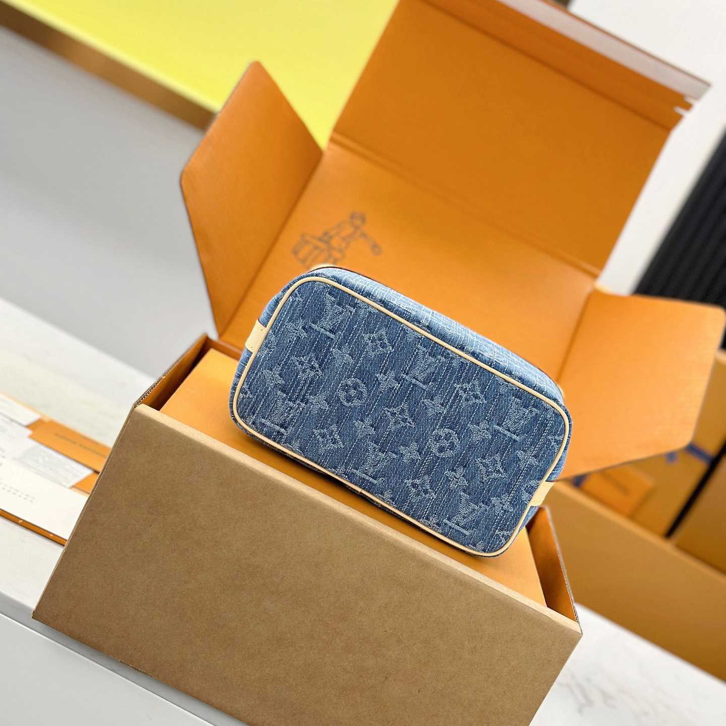 Louis Vuitton Cruiser Toiletry Bag M27945 - DesignerGu
