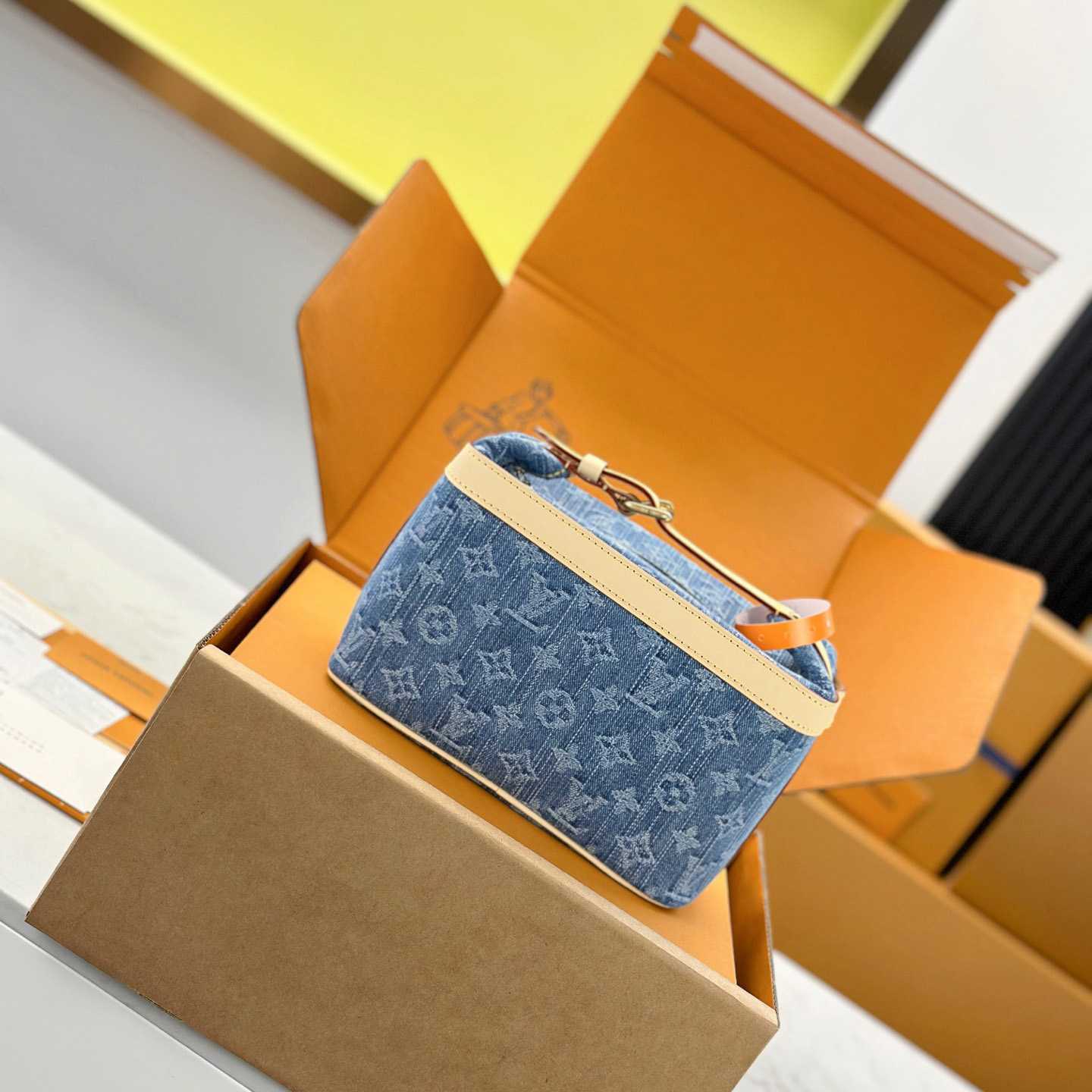 Louis Vuitton Cruiser Toiletry Bag M27945 - DesignerGu