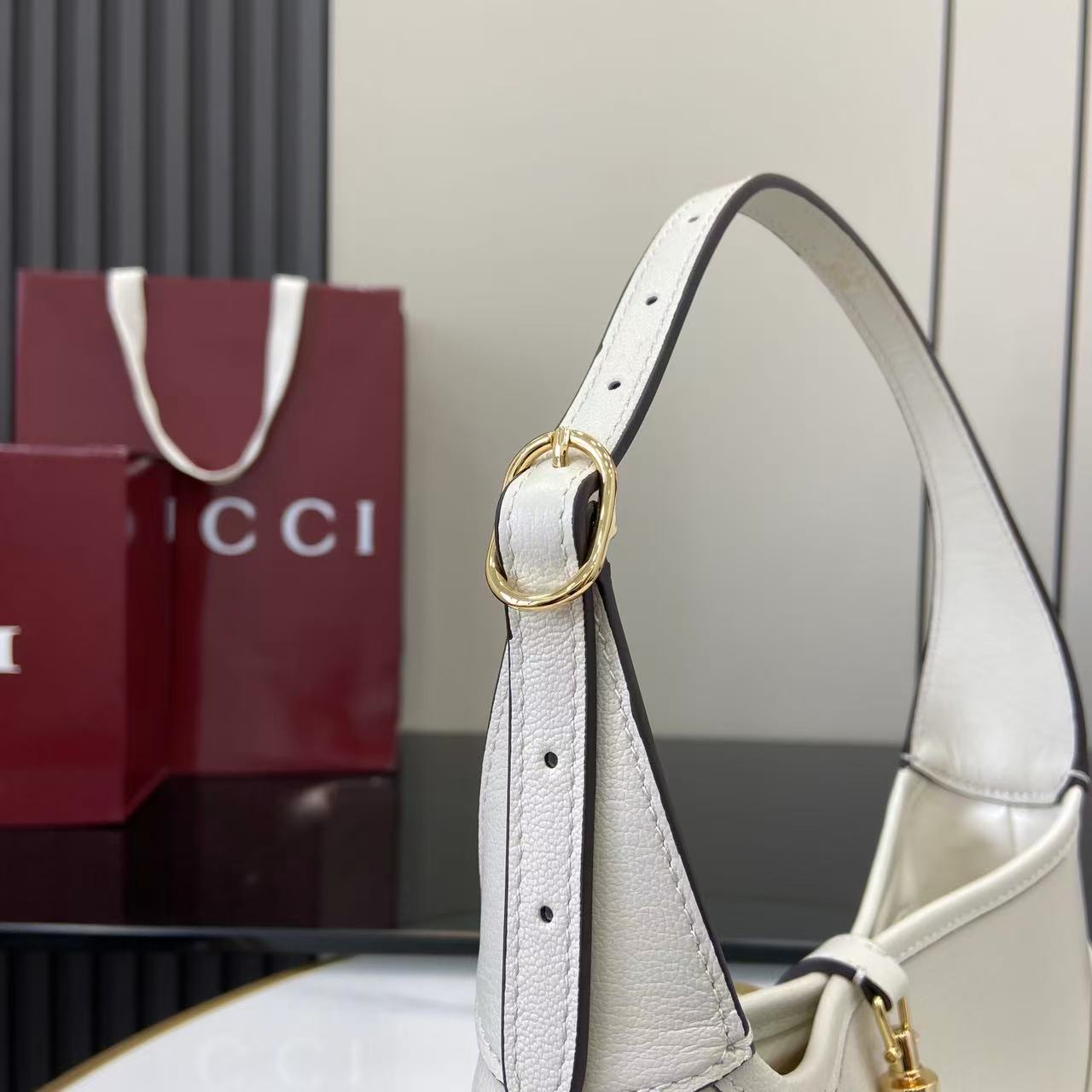 Gucci Jackie Slim Medium Shoulder Bag  - DesignerGu