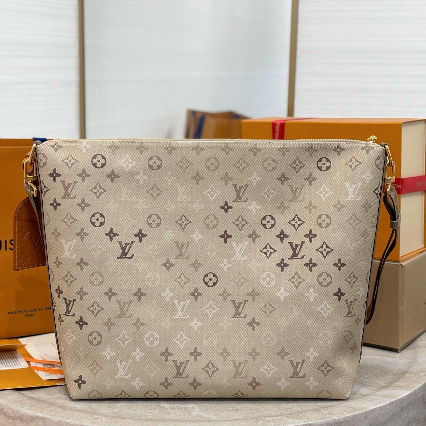 Louis Vuitton Vagabond Hobo M26931 - DesignerGu