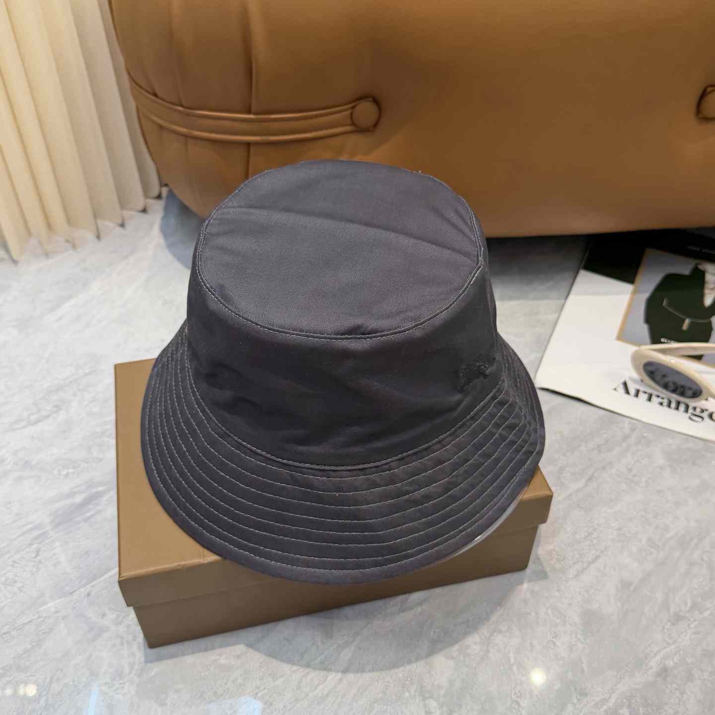 Burberry  Reversible Gabardine Bucket Hat - DesignerGu