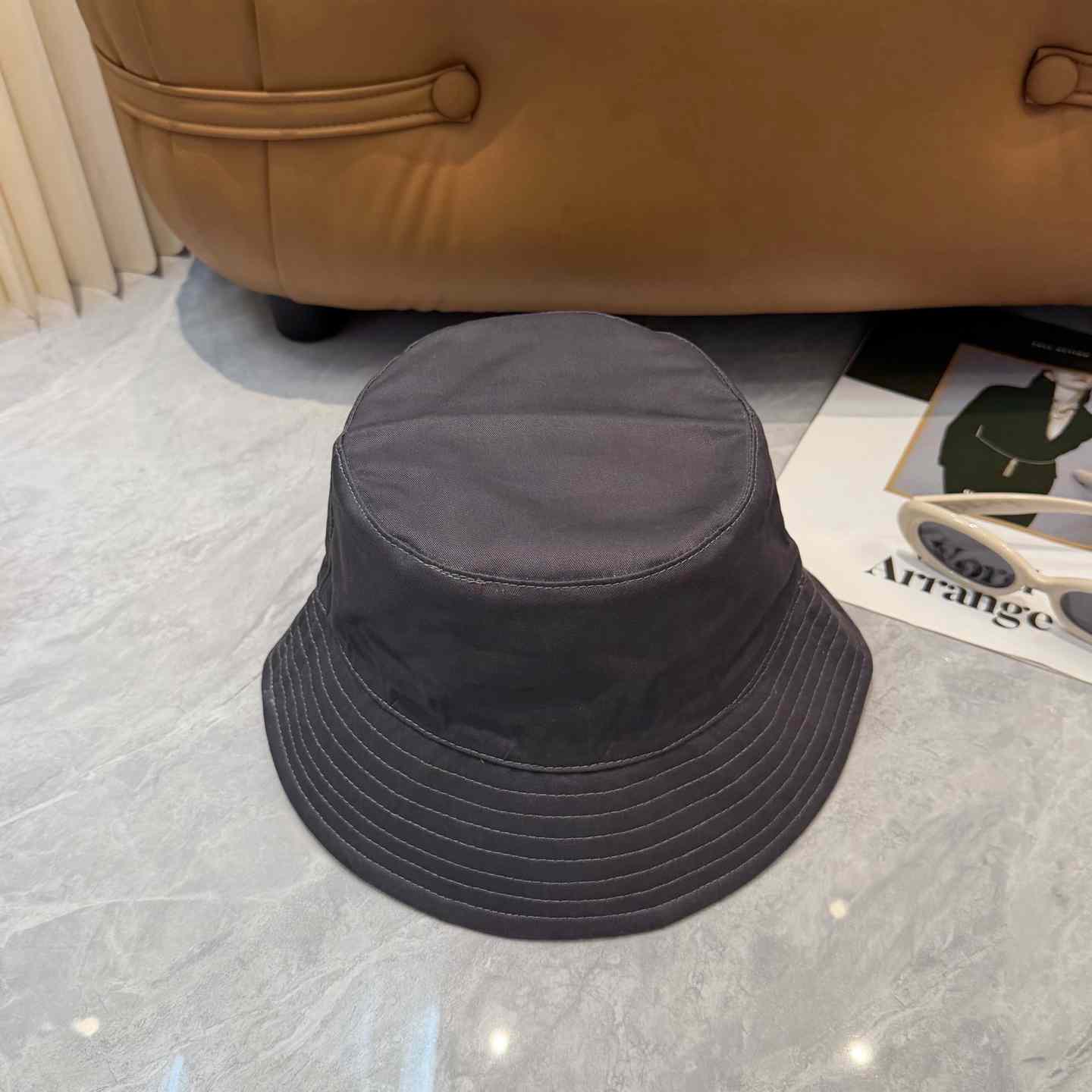 Burberry  Reversible Gabardine Bucket Hat - DesignerGu