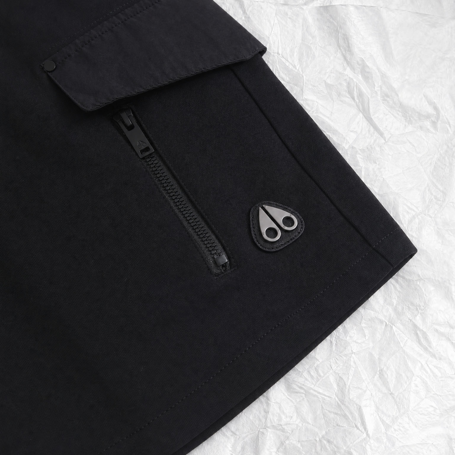 Moose Knuckles Dalon Cargo Sweatshorts - DesignerGu