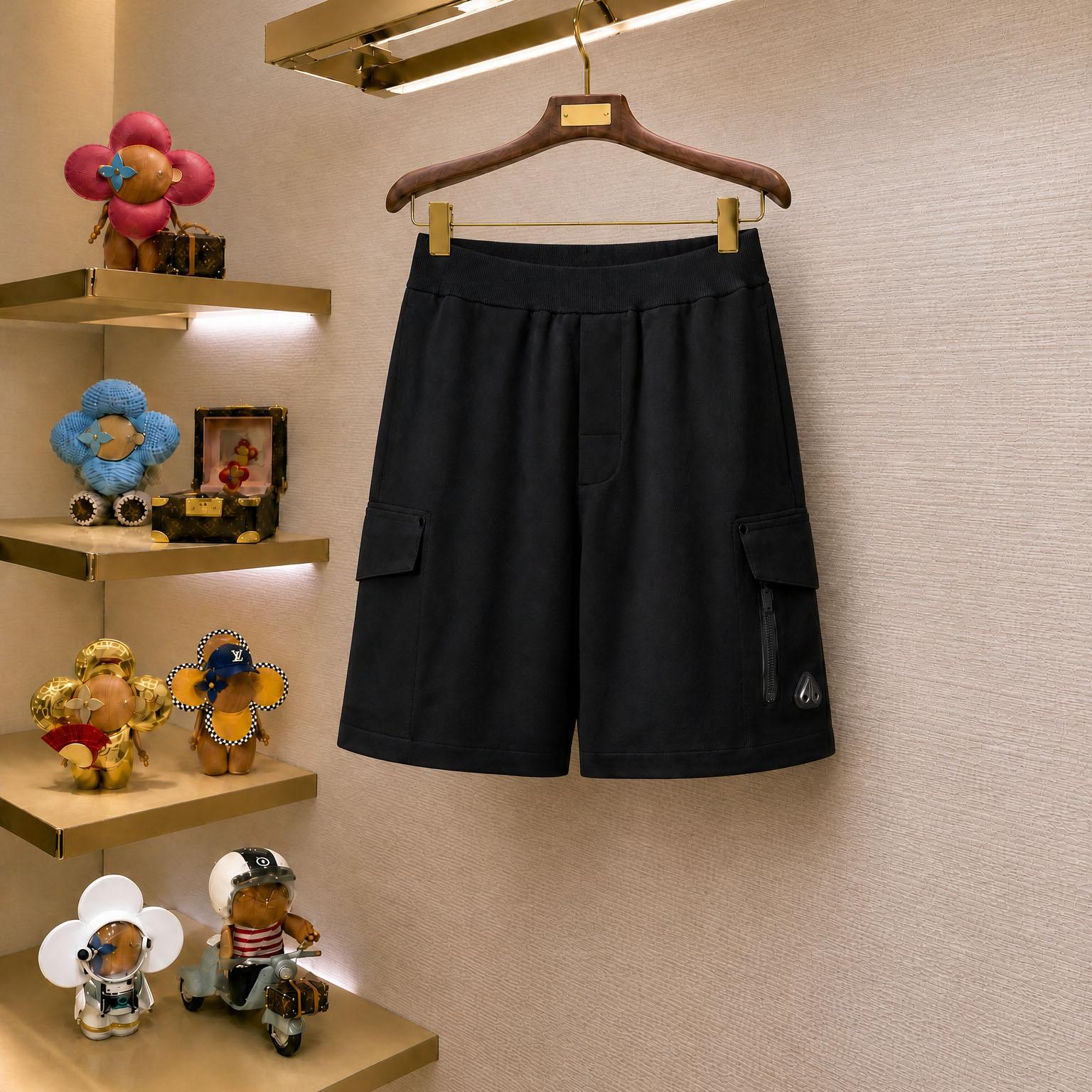 Moose Knuckles Dalon Cargo Sweatshorts - DesignerGu