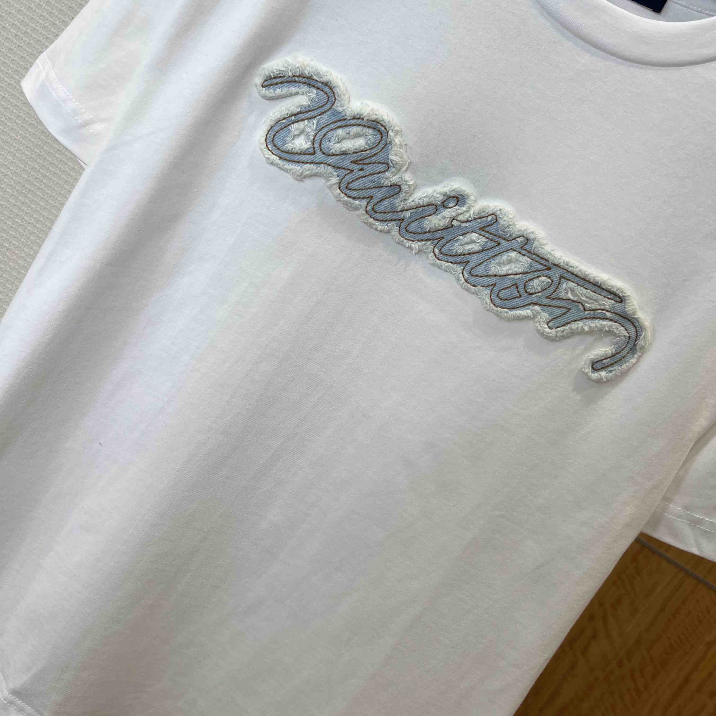 Louis Vuitton Denim Signature Short-Sleeved T-Shirt 1AK7H1 - DesignerGu