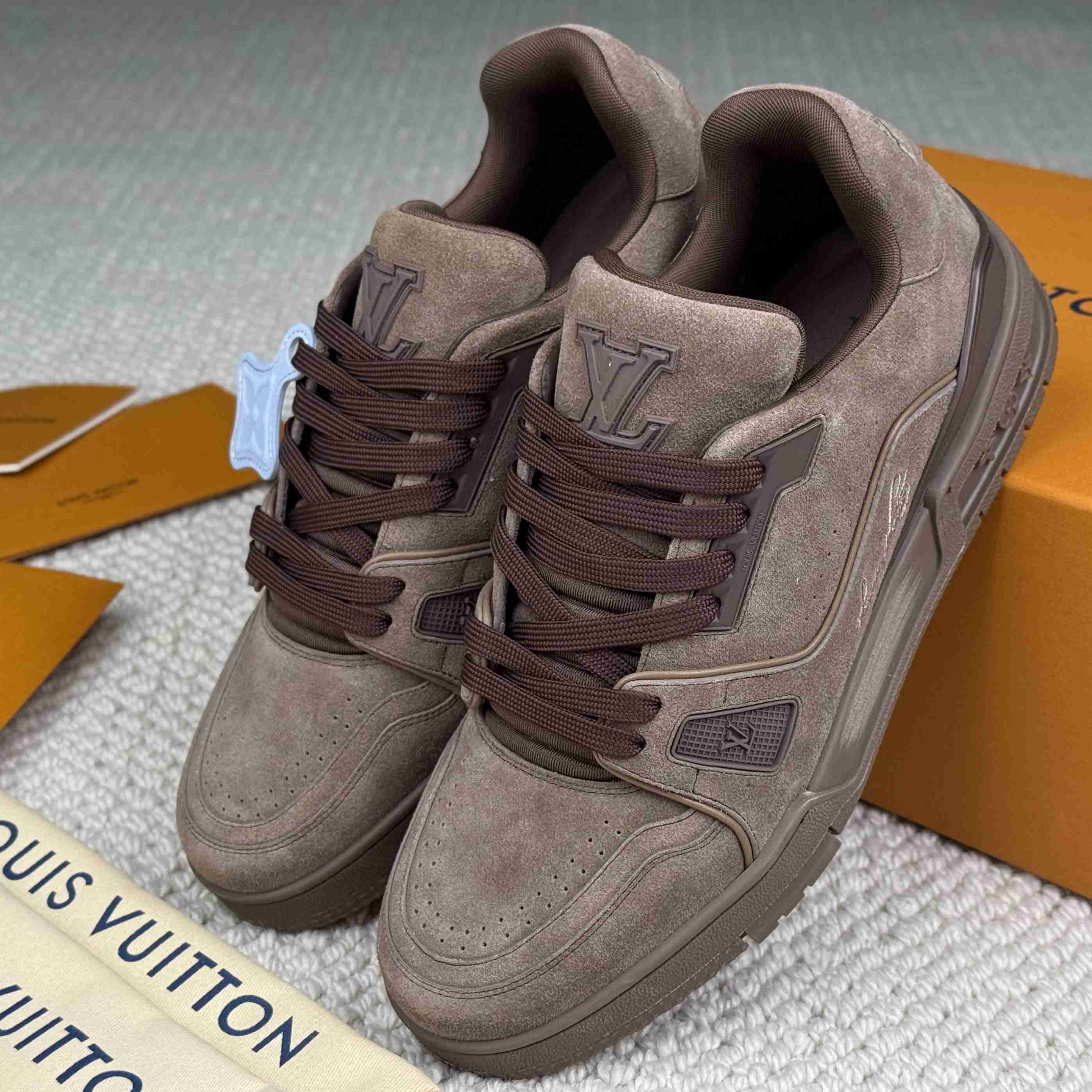 Louis Vuitton LV Trainer Distressed Sneaker 1AKBOU - DesignerGu