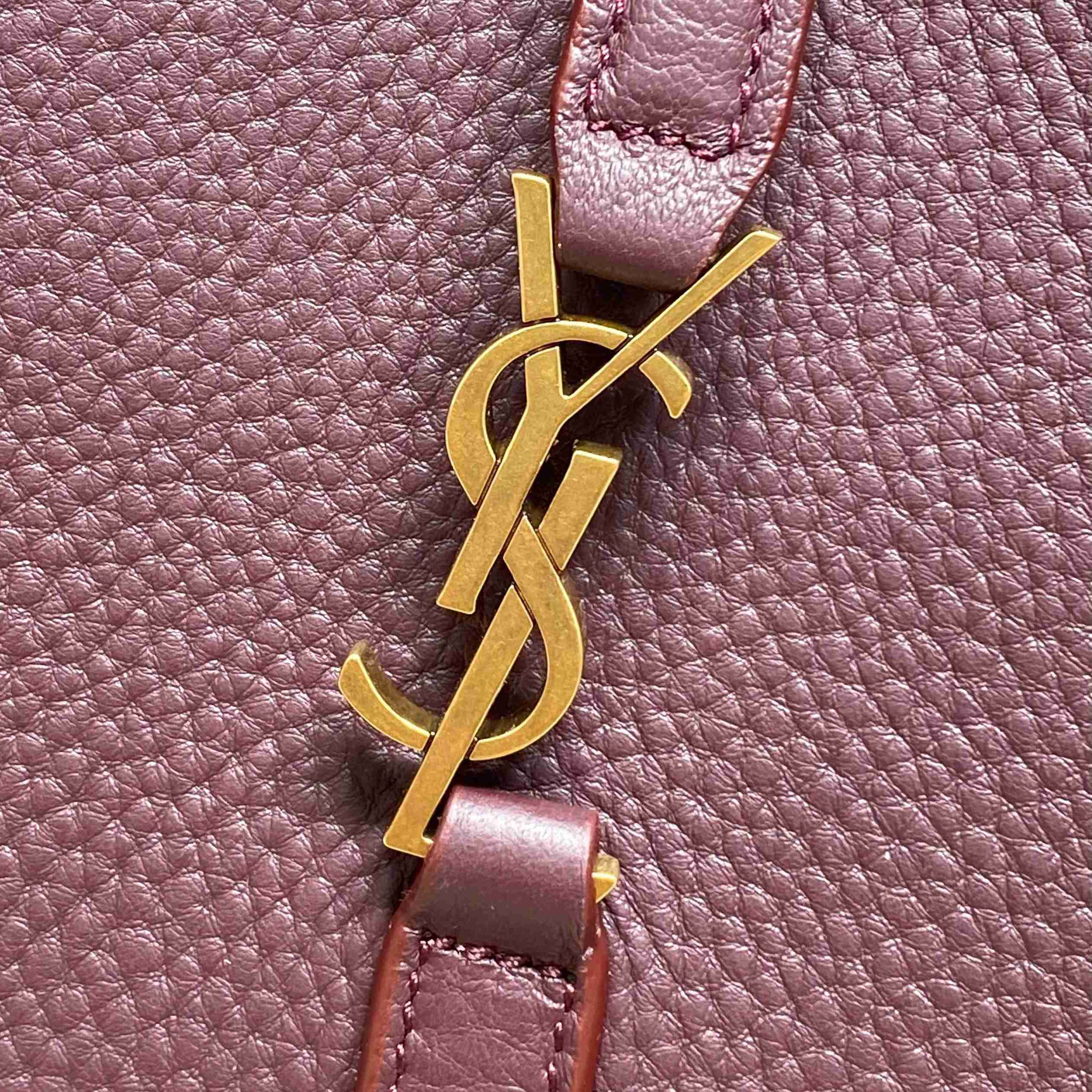 Saint Laurent LE 5 À 7 BABY BEA In Grained Leather - DesignerGu