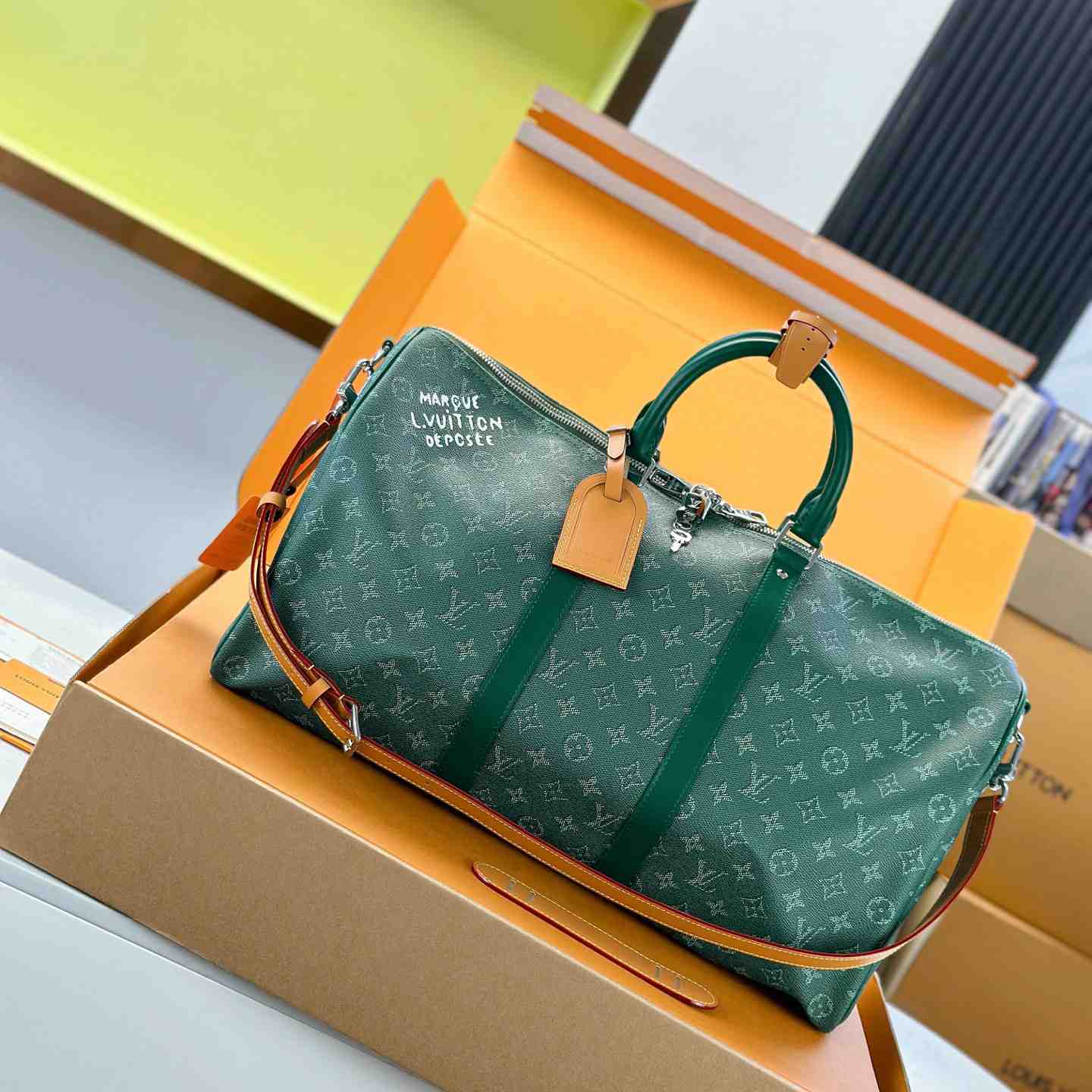 Louis Vuitton Keepall Bandoulière 50 M26866 - DesignerGu