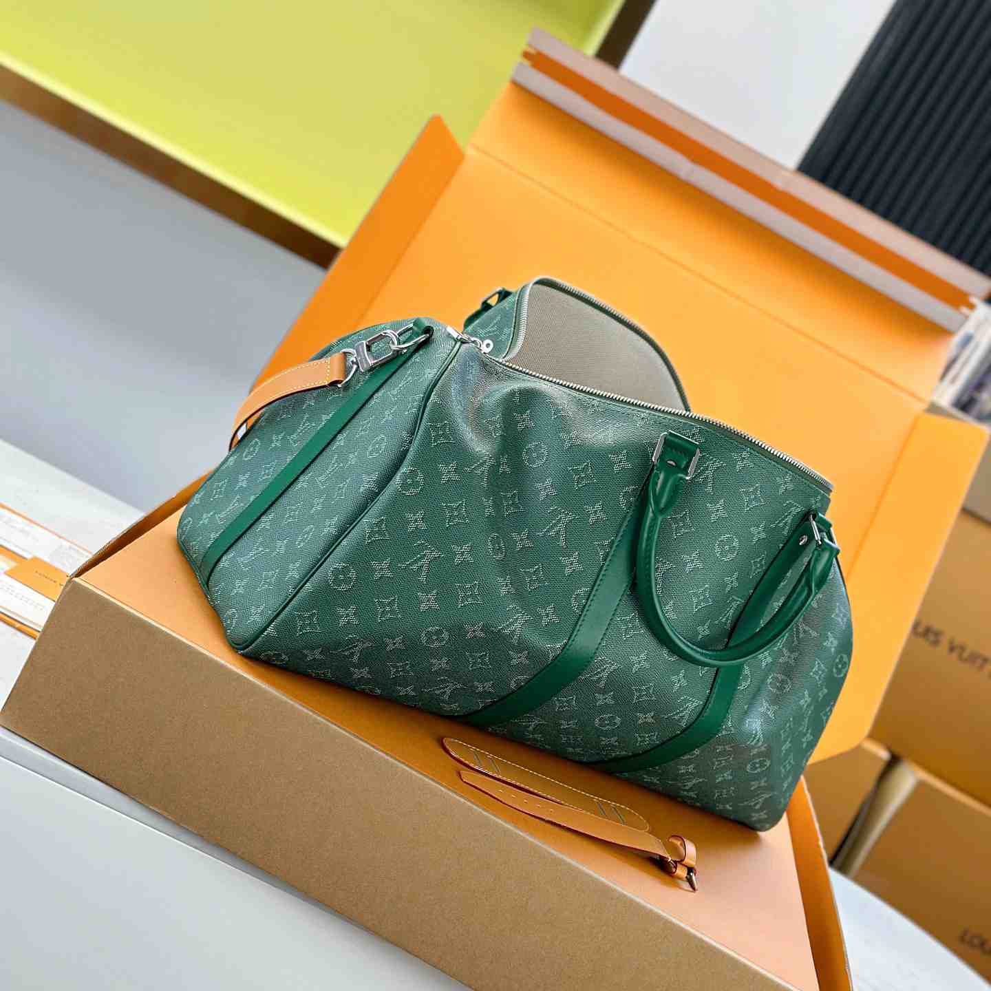 Louis Vuitton Keepall Bandoulière 50 M26866 - DesignerGu