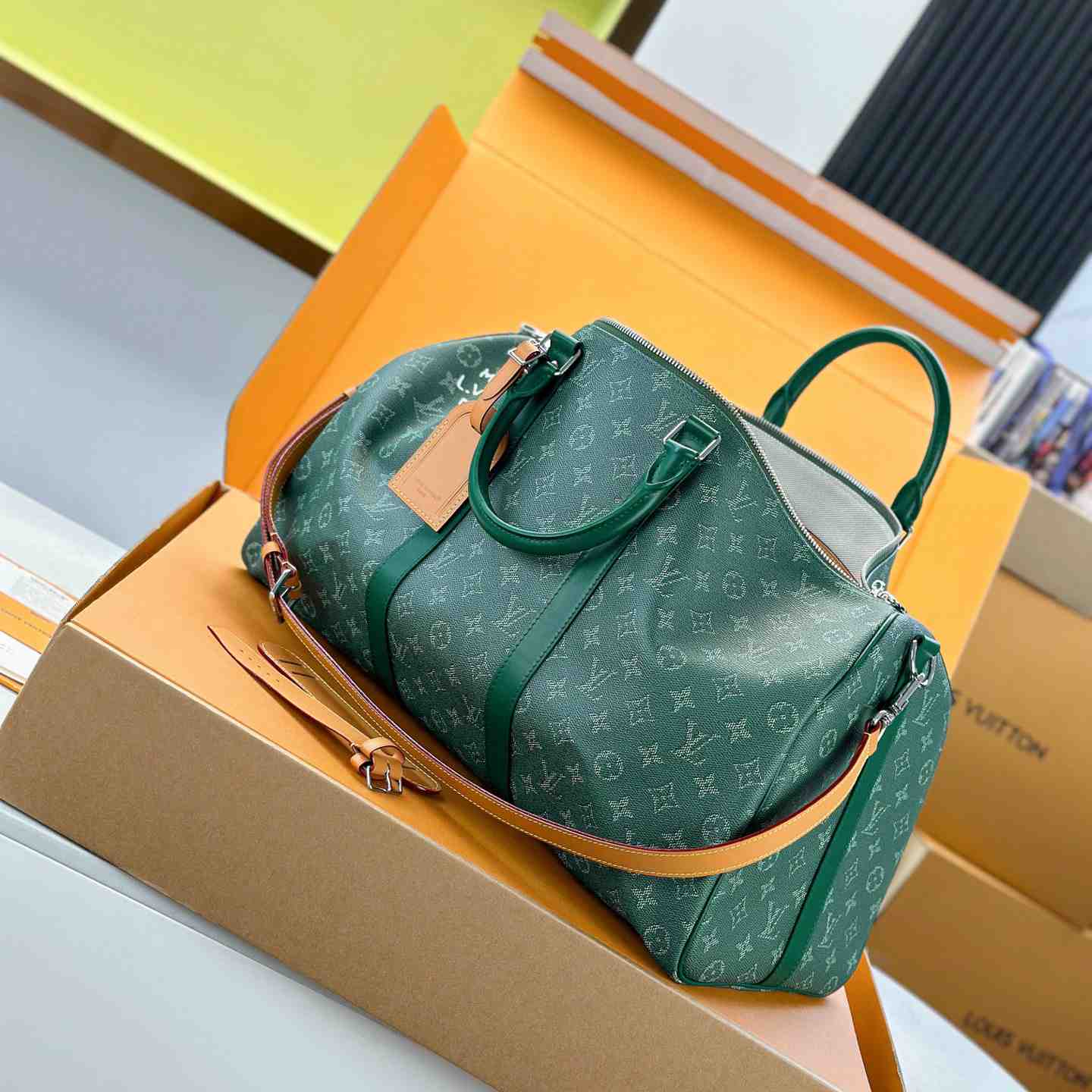 Louis Vuitton Keepall Bandoulière 50 M26866 - DesignerGu