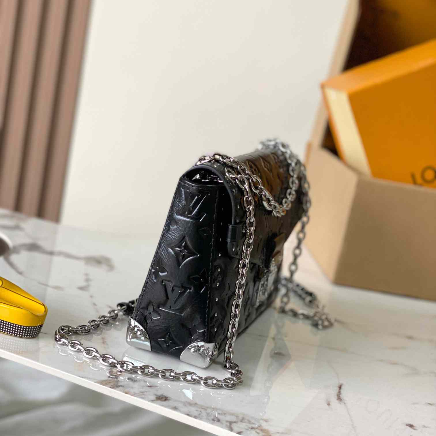 Louis Vuitton  Trunkie M28137 - DesignerGu