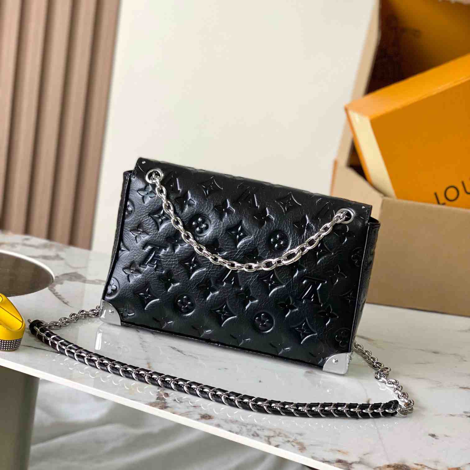 Louis Vuitton  Trunkie M28137 - DesignerGu