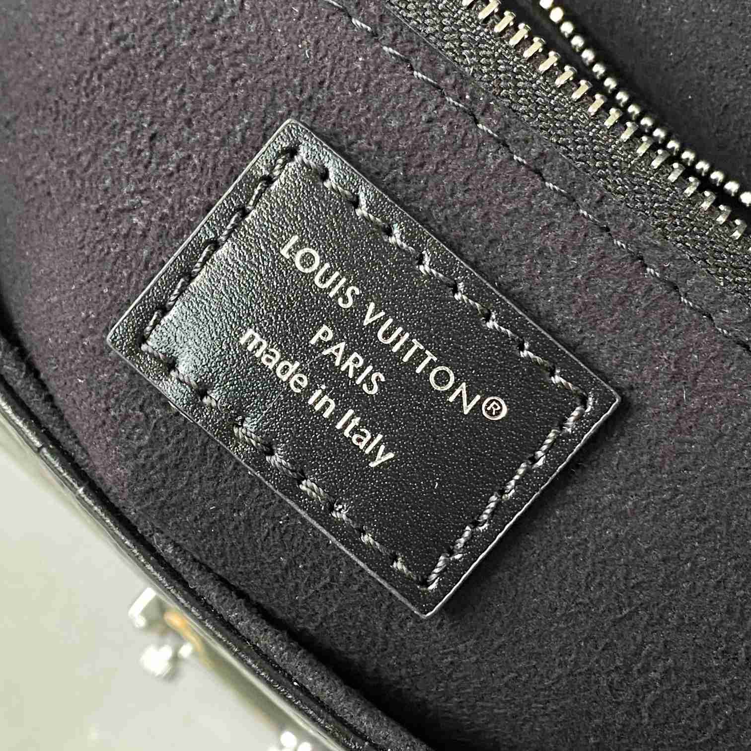 Louis Vuitton  Trunkie M28137 - DesignerGu