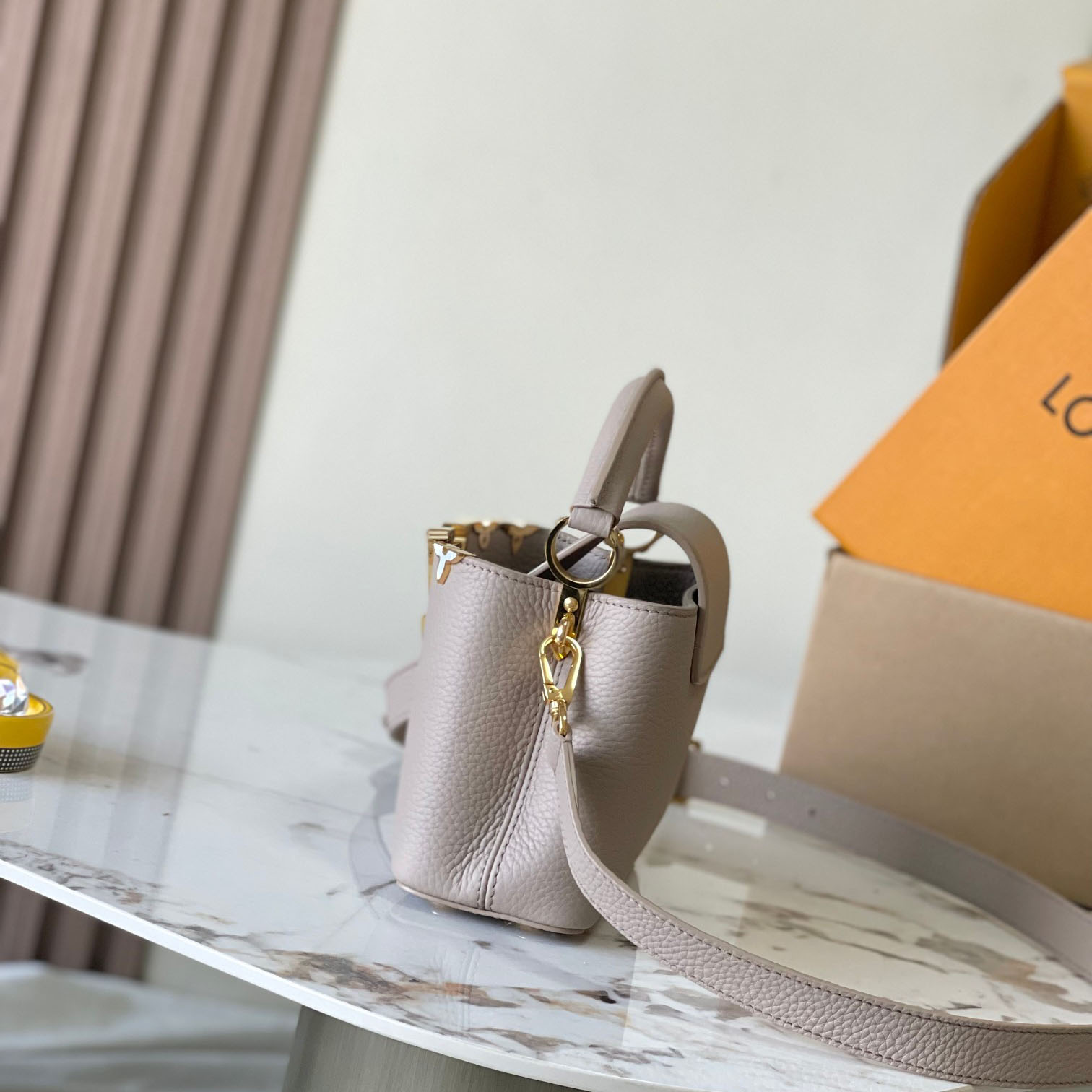 Louis Vuitton Capucines Mini M11341 - DesignerGu