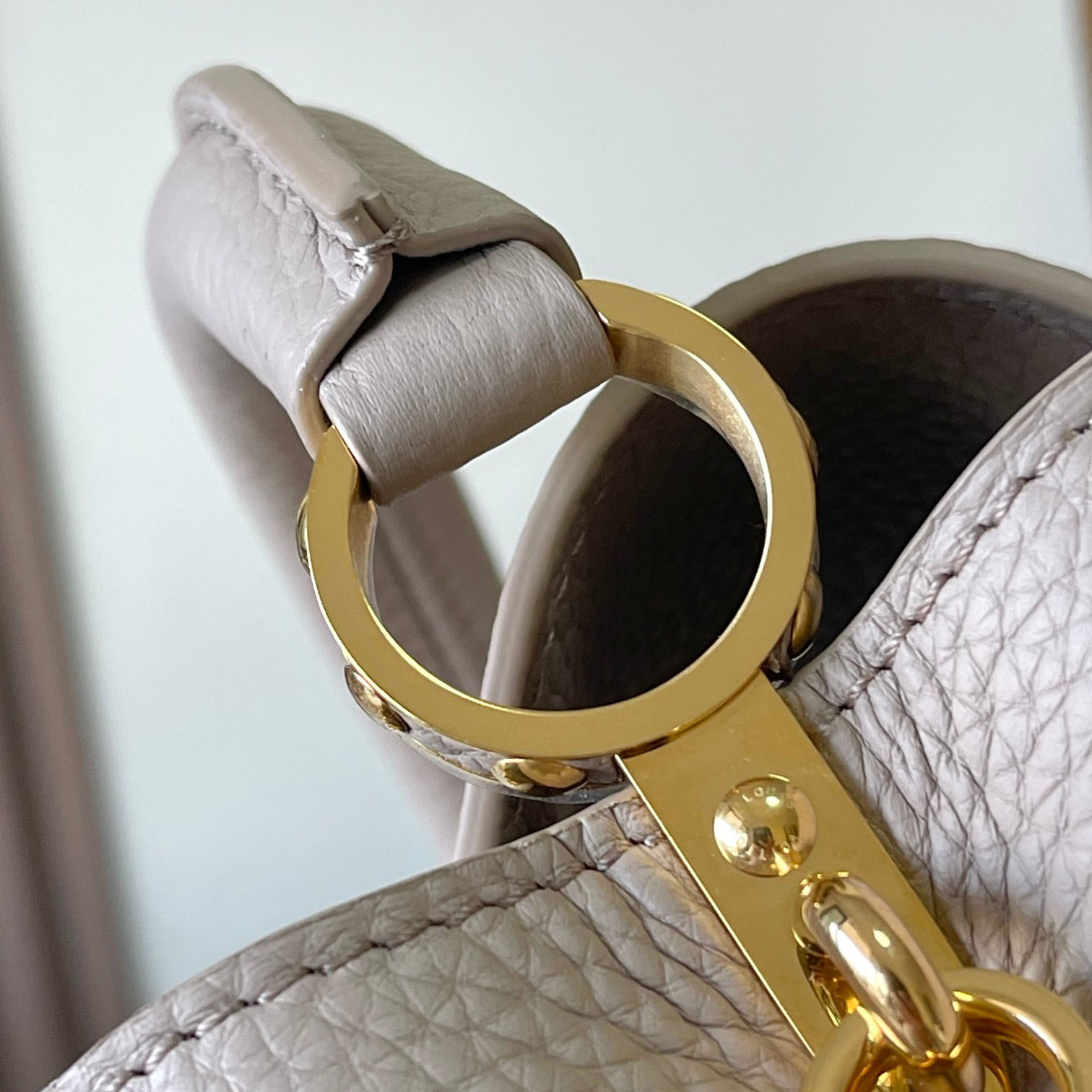 Louis Vuitton Capucines Mini M11341 - DesignerGu