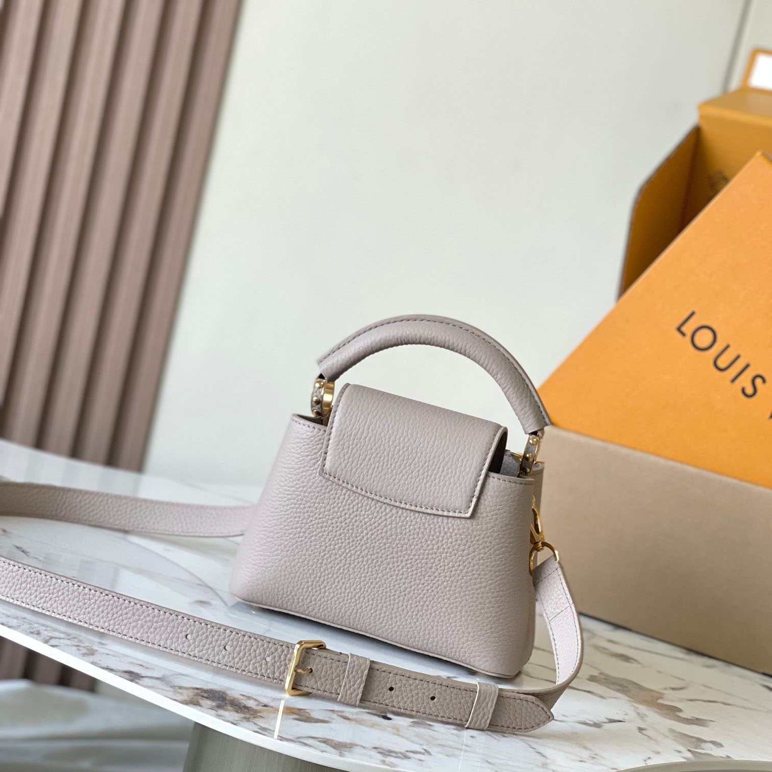 Louis Vuitton Capucines Mini M11341 - DesignerGu