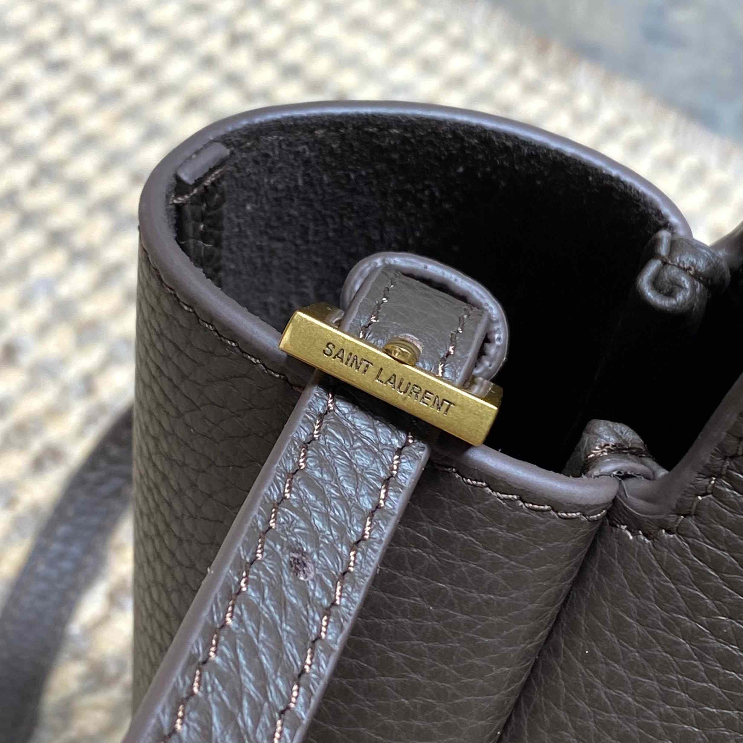 Saint Laurent LE 5 À 7 BABY BEA In Grained Leather - DesignerGu