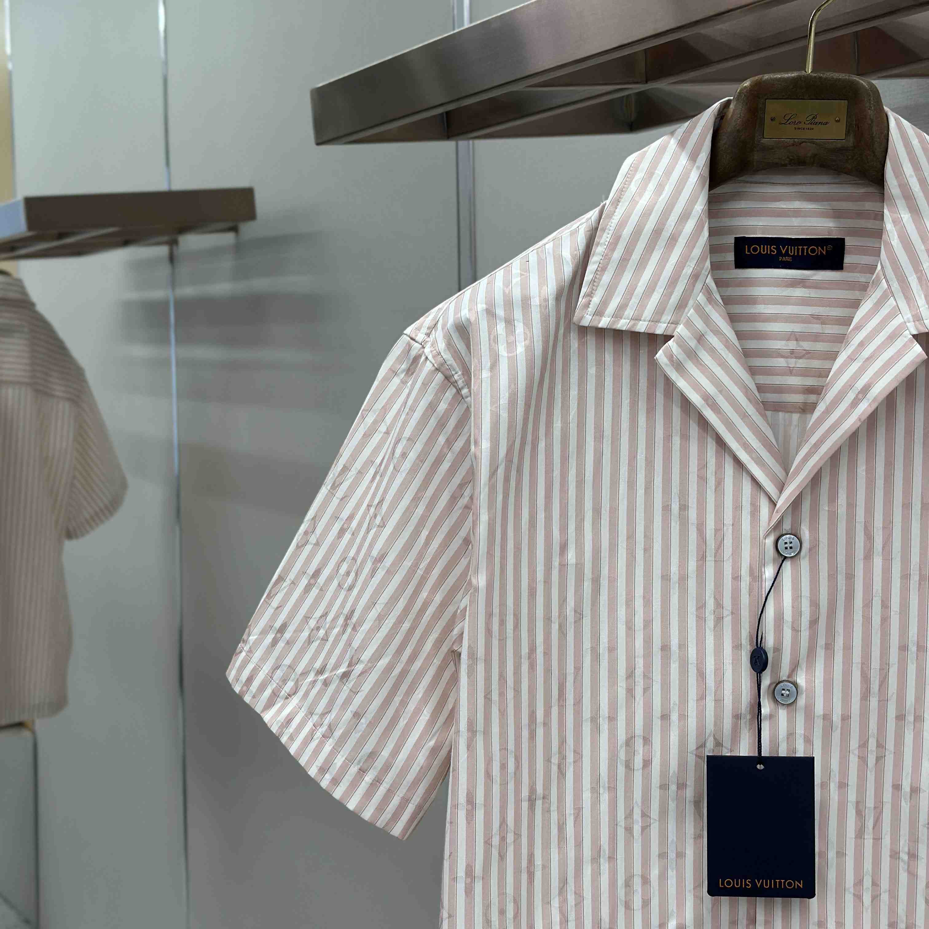 Louis Vuitton Monogram Striped Silk Short-Sleeved Shirt 1AK7B0 - DesignerGu