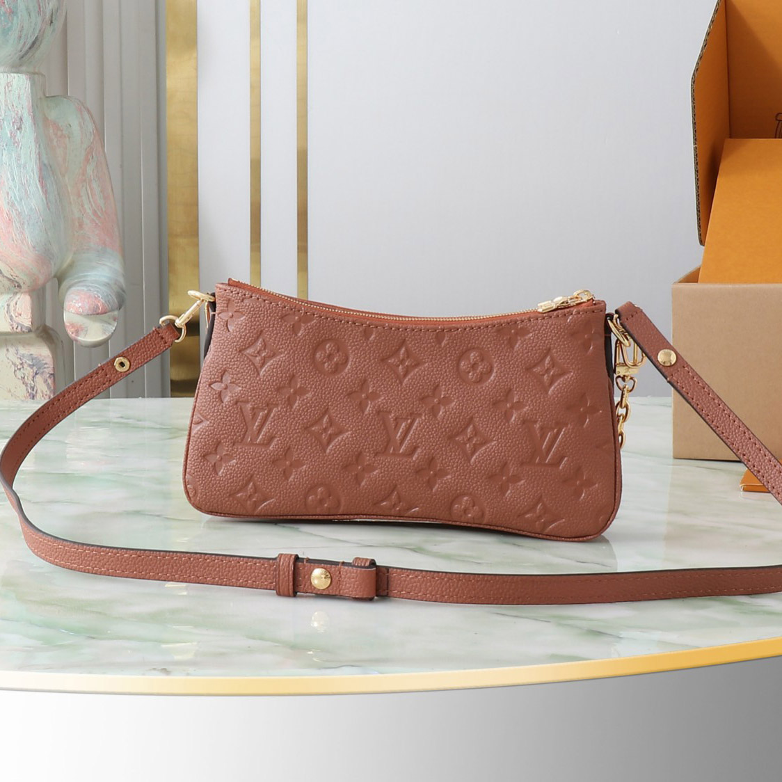 Louis Vuitton Pochette Liv M11916 - DesignerGu