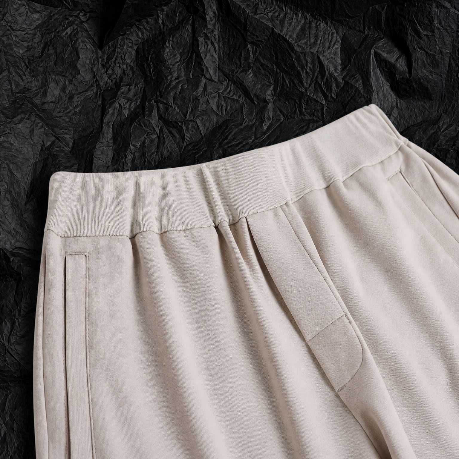 Moose Knuckles Dalon Cargo Sweatshorts - DesignerGu