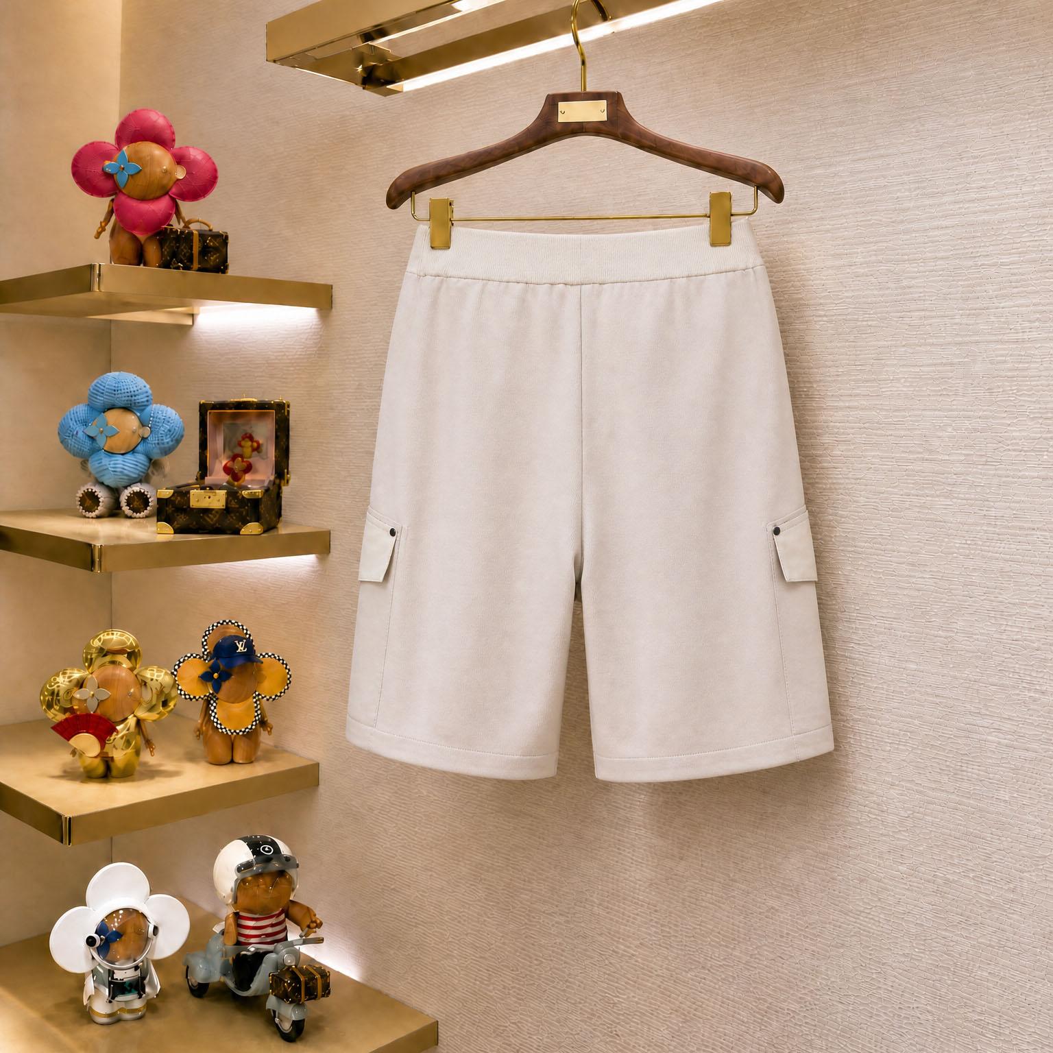 Moose Knuckles Dalon Cargo Sweatshorts - DesignerGu