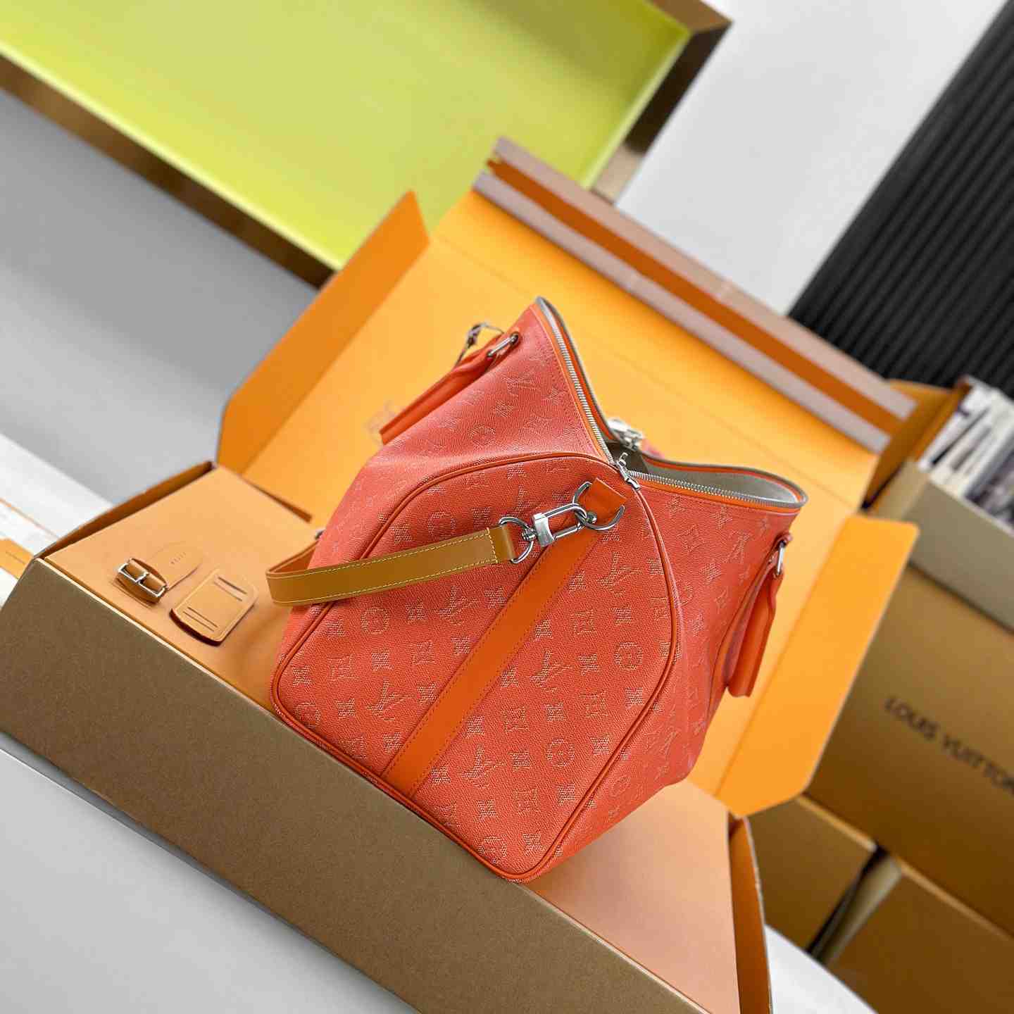Louis Vuitton Keepall Bandoulière 50 M26865 - DesignerGu