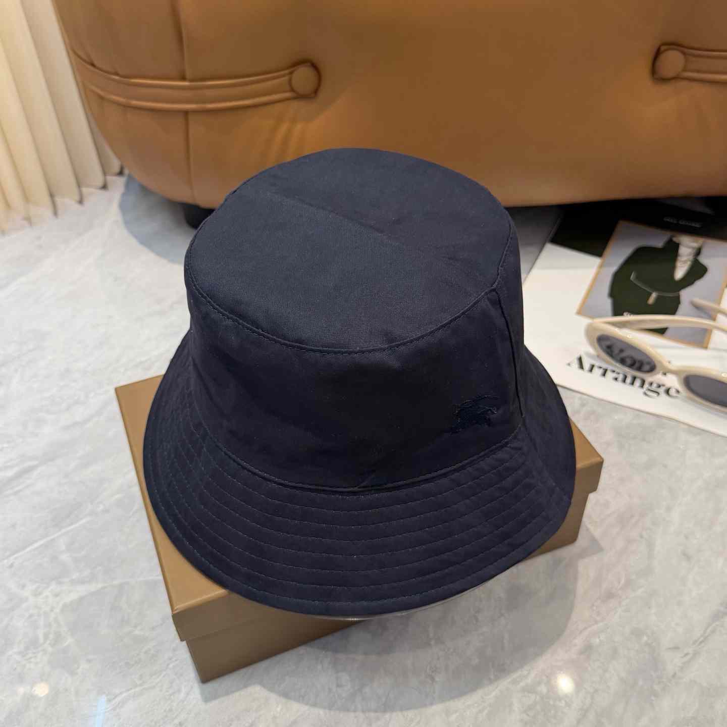 Burberry  Reversible Gabardine Bucket Hat - DesignerGu