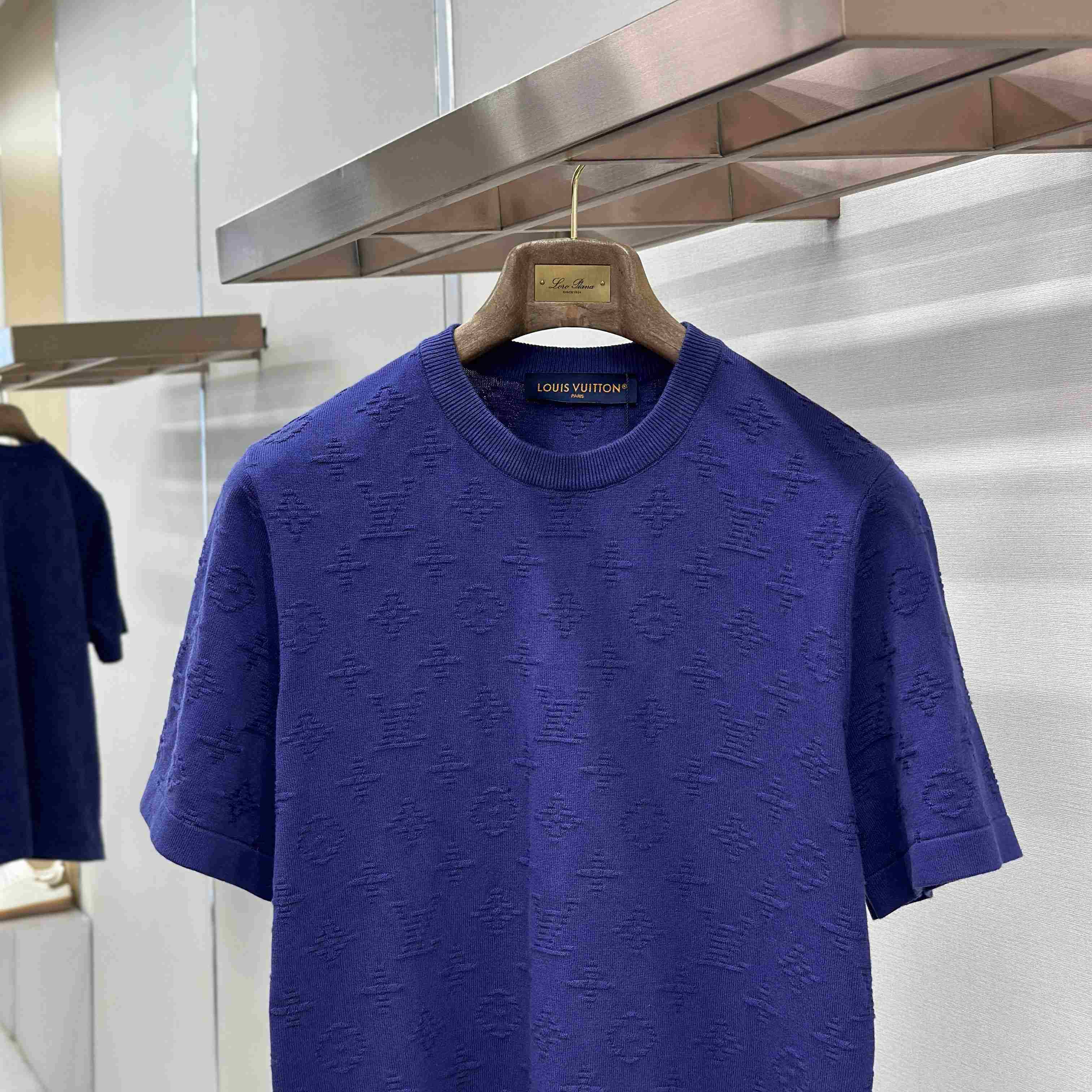 Louis Vuitton Monogram Short-Sleeved Crewneck 1AK71Z - DesignerGu