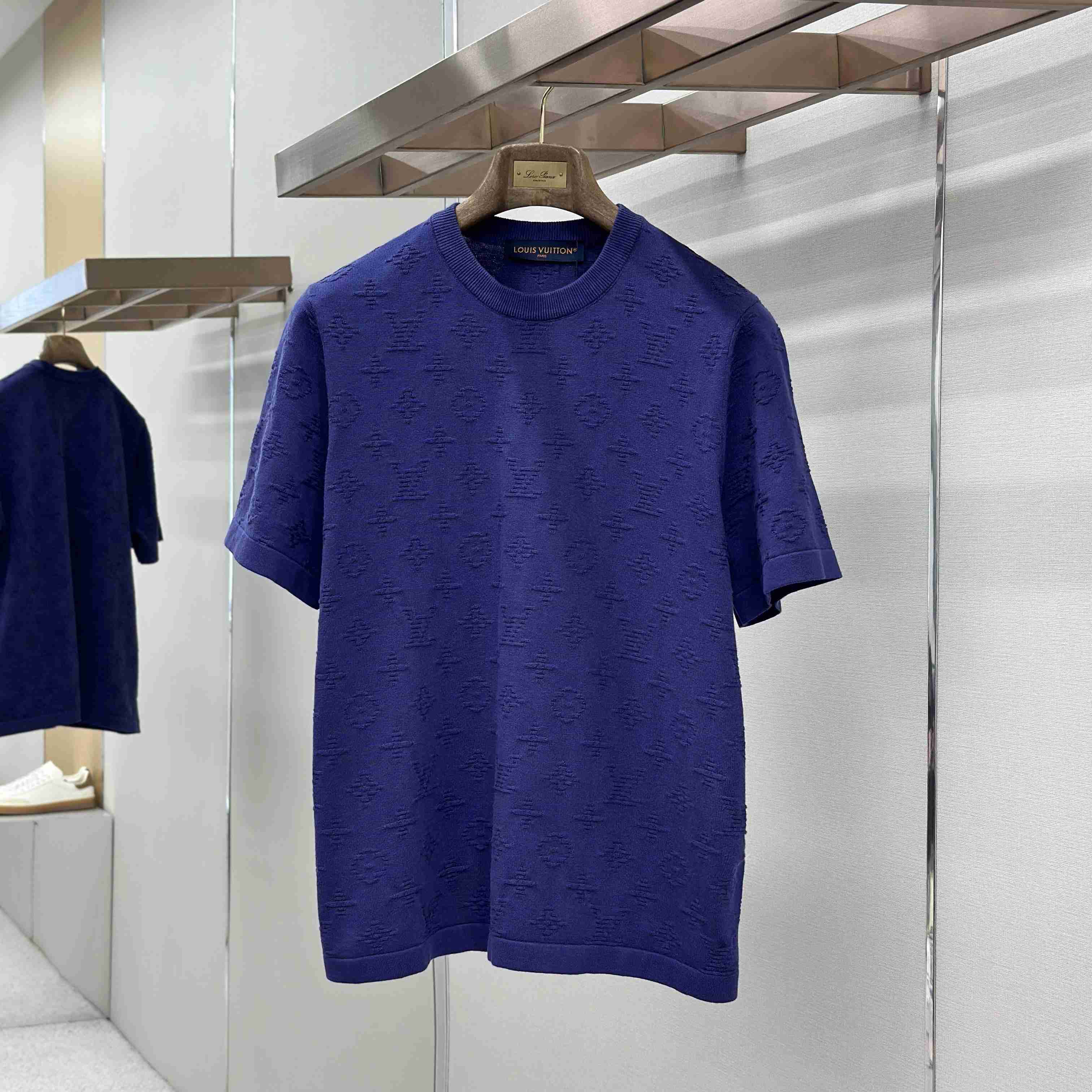 Louis Vuitton Monogram Short-Sleeved Crewneck 1AK71Z - DesignerGu