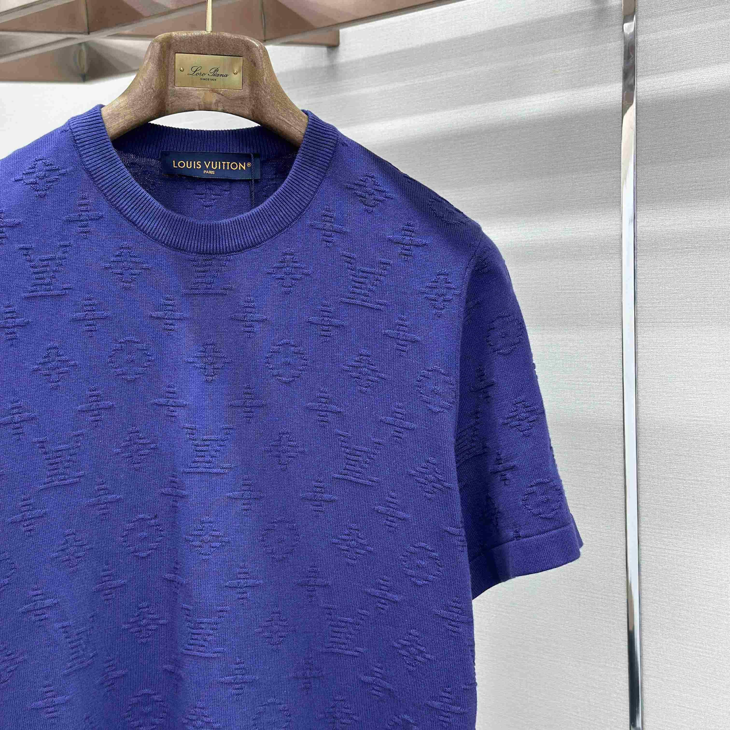 Louis Vuitton Monogram Short-Sleeved Crewneck 1AK71Z - DesignerGu