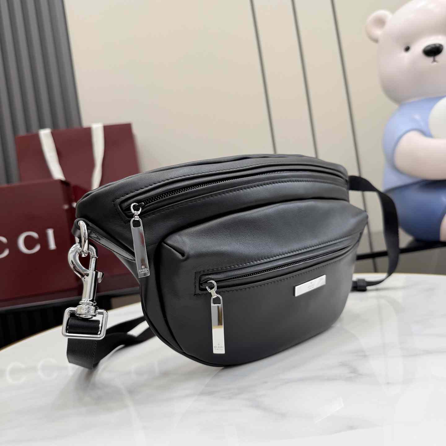Gucci Tag Medium Crossbody Bag 875229 - DesignerGu