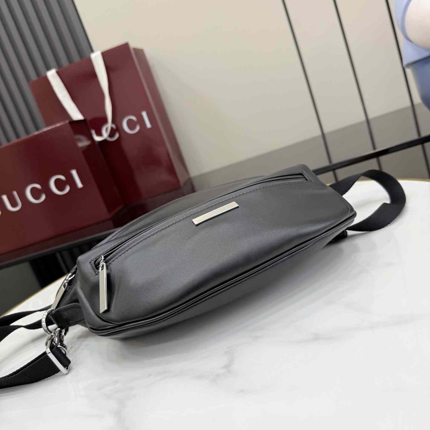 Gucci Tag Medium Crossbody Bag 875229 - DesignerGu