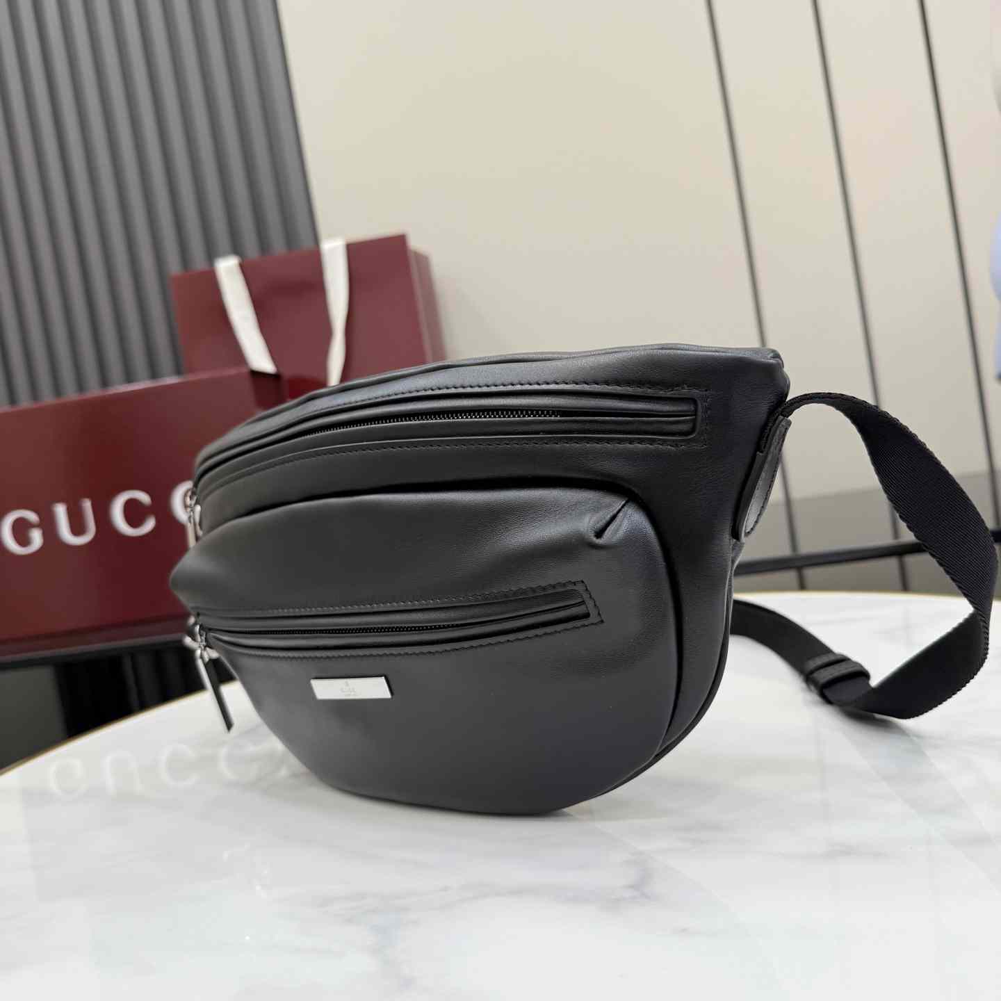 Gucci Tag Medium Crossbody Bag 875229 - DesignerGu