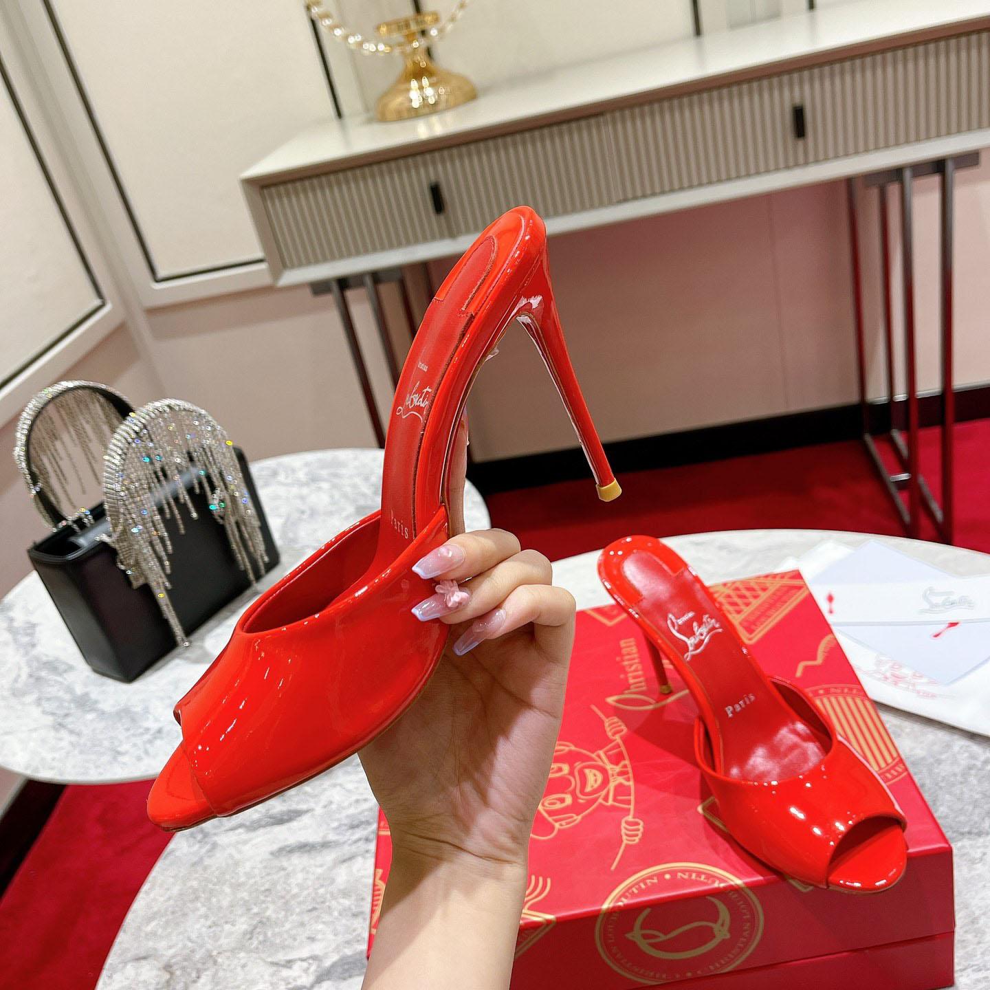 Christian Louboutin Me Dolly 100MM Patent Leather Mules - DesignerGu