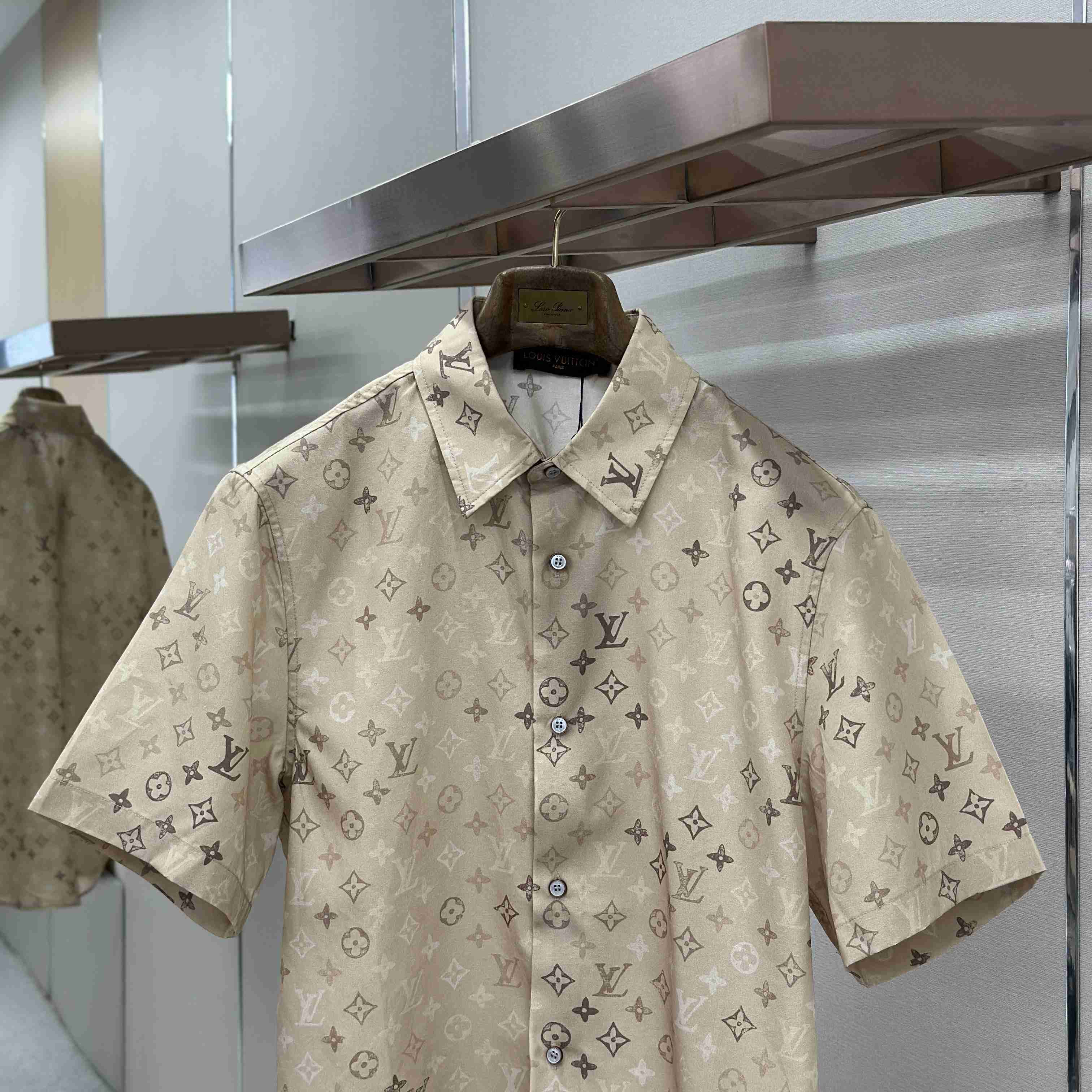 Louis Vuitton Monogram Short-Sleeved Shirt 1AK77Y - DesignerGu