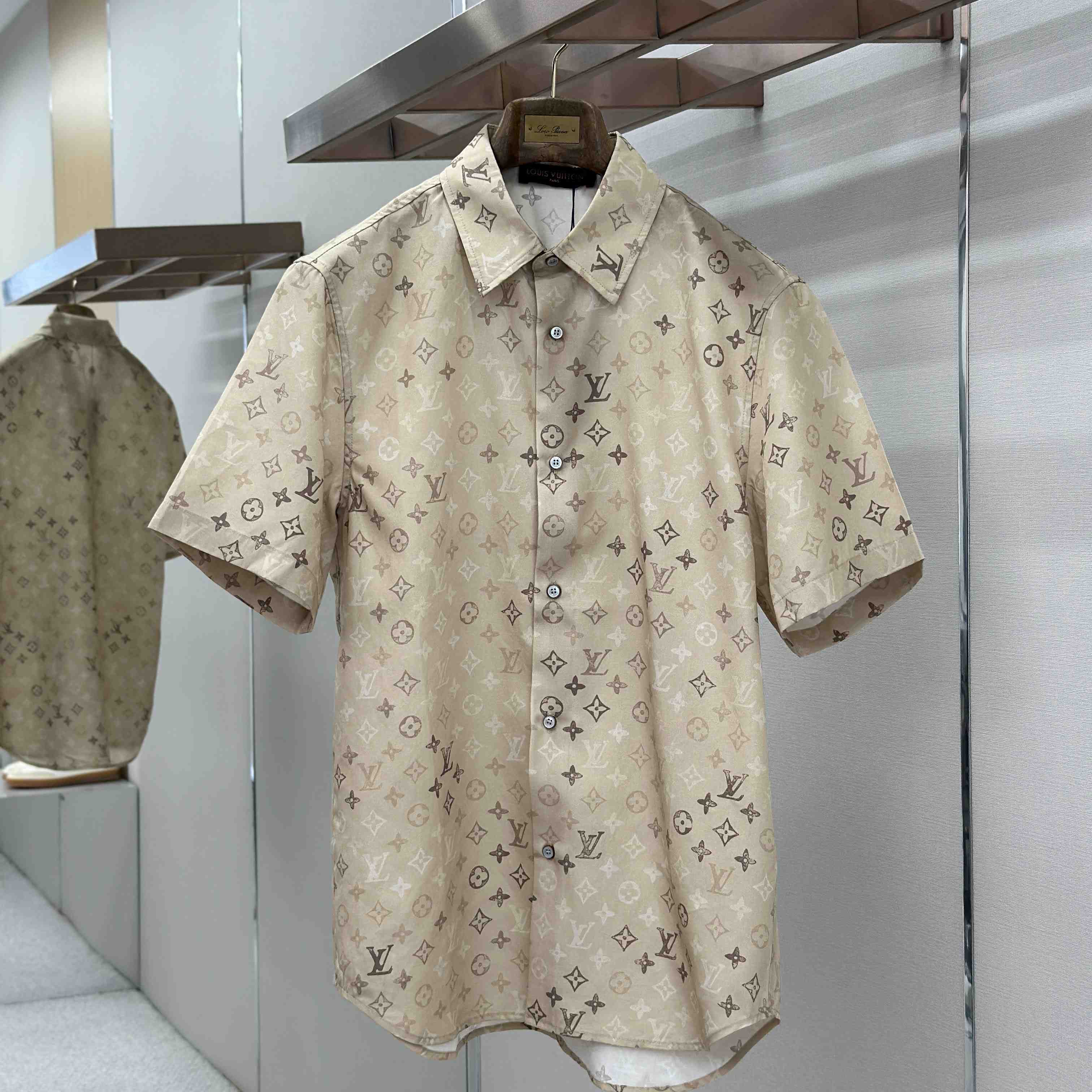 Louis Vuitton Monogram Short-Sleeved Shirt 1AK77Y - DesignerGu