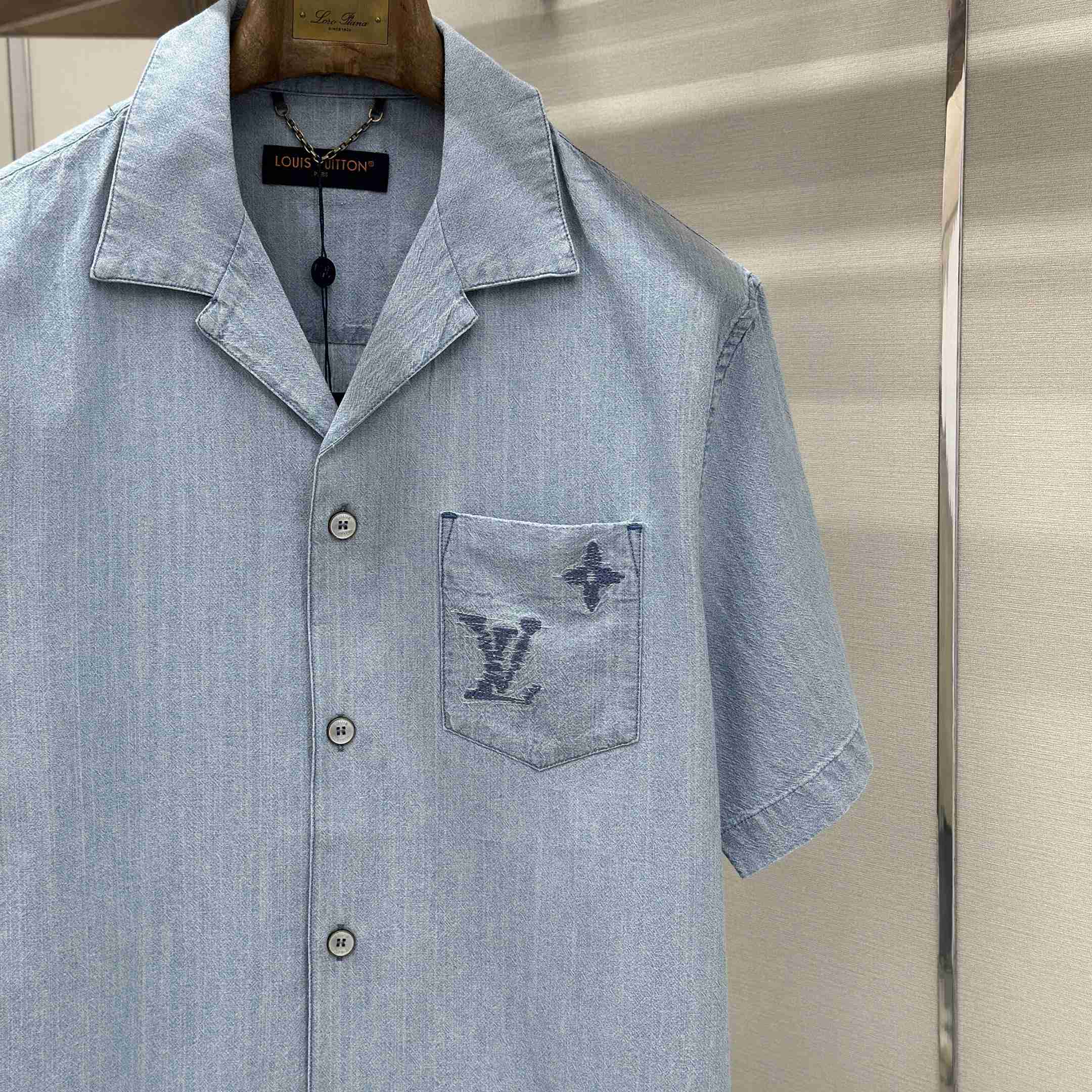 Louis Vuitton Embroidered Signature Chambray Short-Sleeved Shirt 1AK79C - DesignerGu