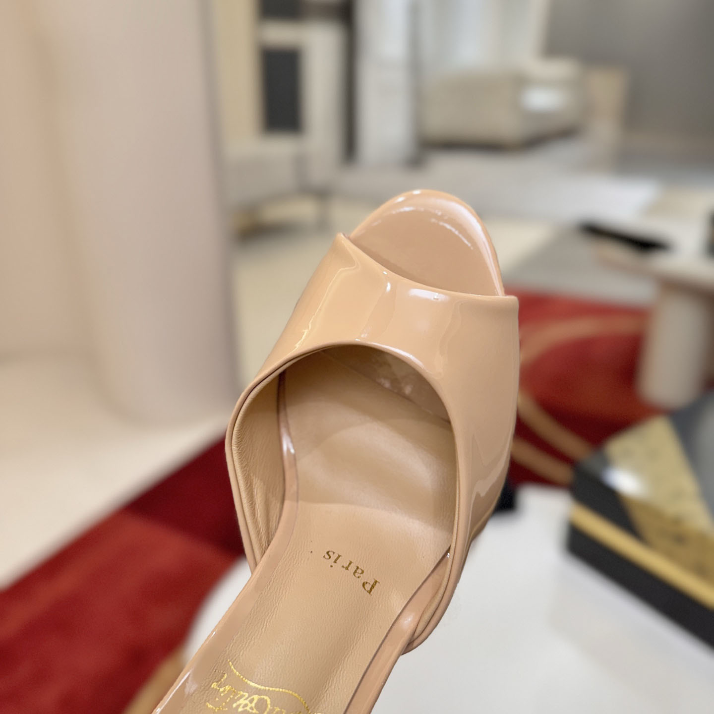 Christian Louboutin Me Dolly 100MM Patent Leather Mules - DesignerGu