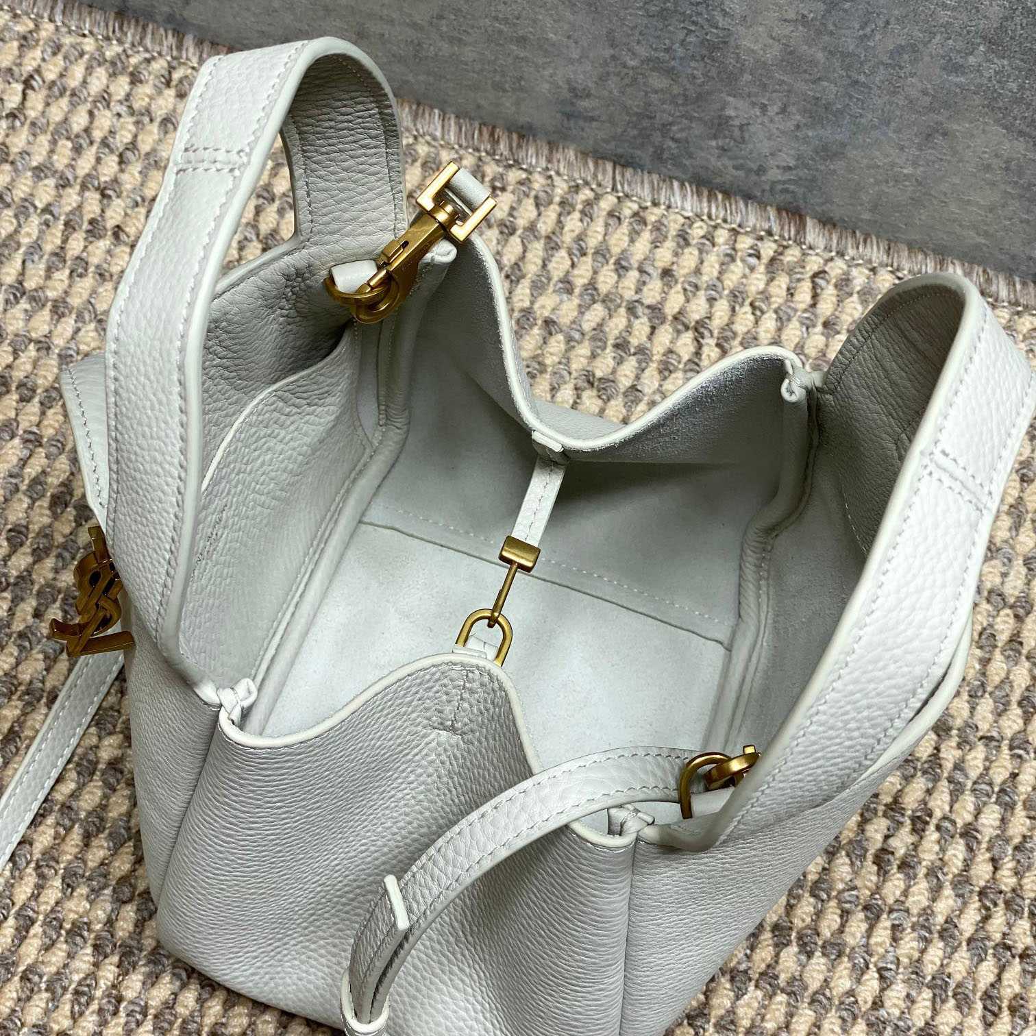 Saint Laurent LE 5 À 7 BABY BEA In Grained Leather - DesignerGu