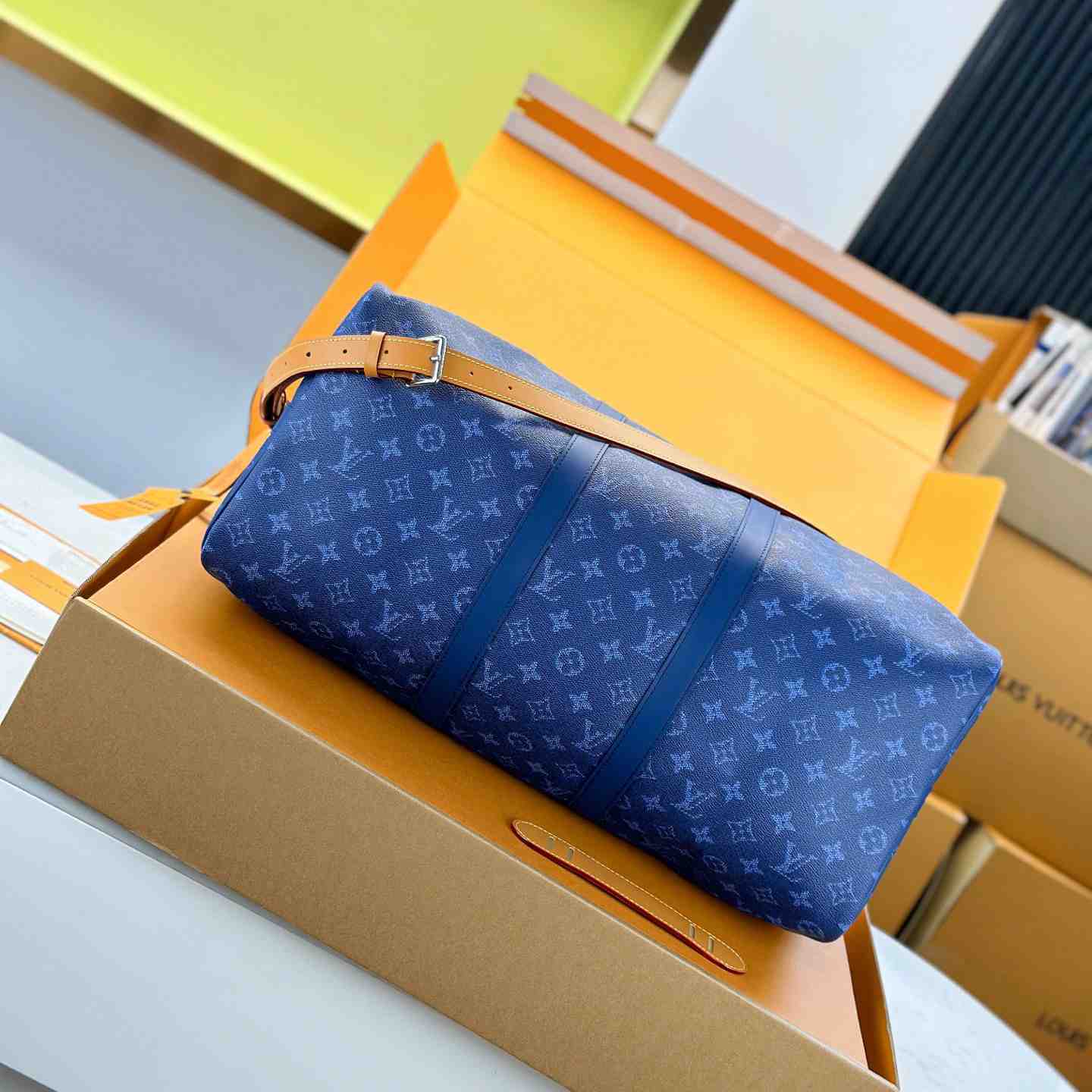 Louis Vuitton Keepall Bandoulière 50 M26864 - DesignerGu