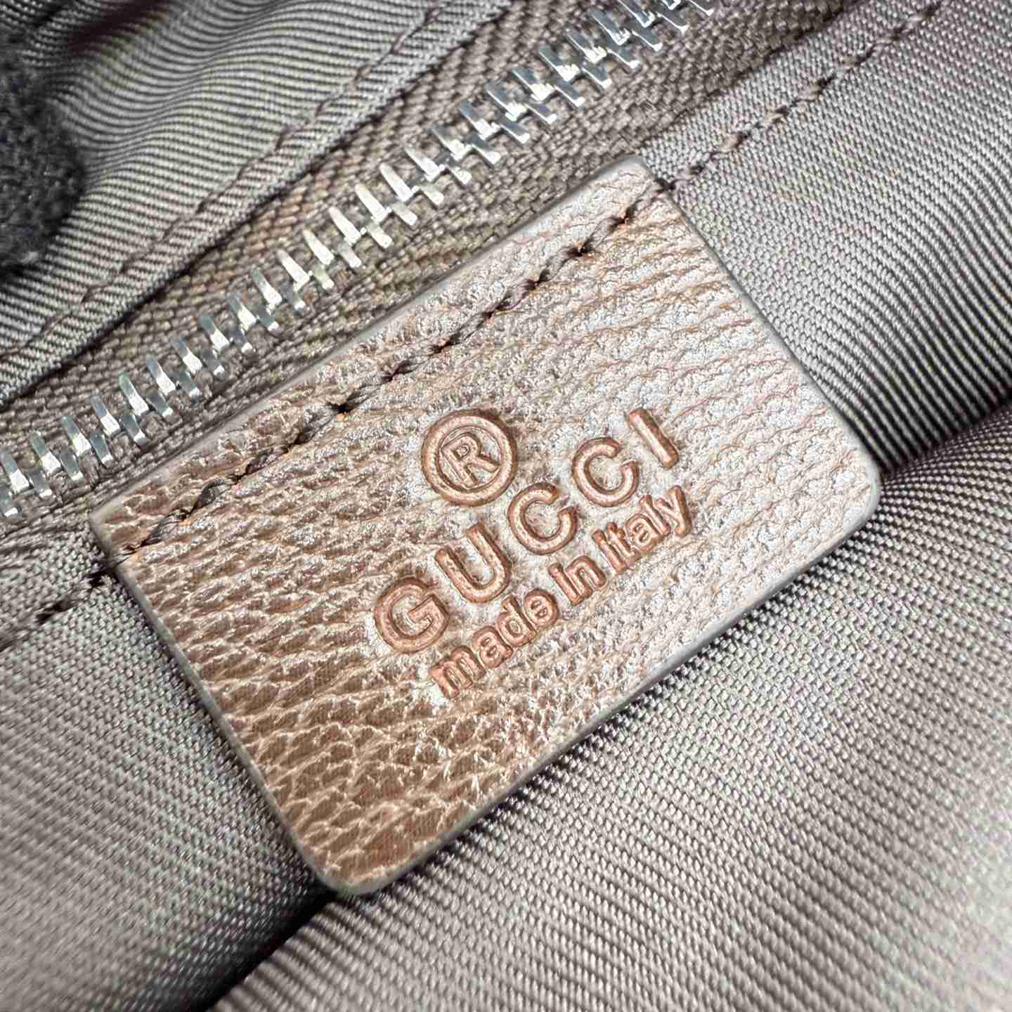 Gucci Tag Medium Crossbody Bag 875229 - DesignerGu