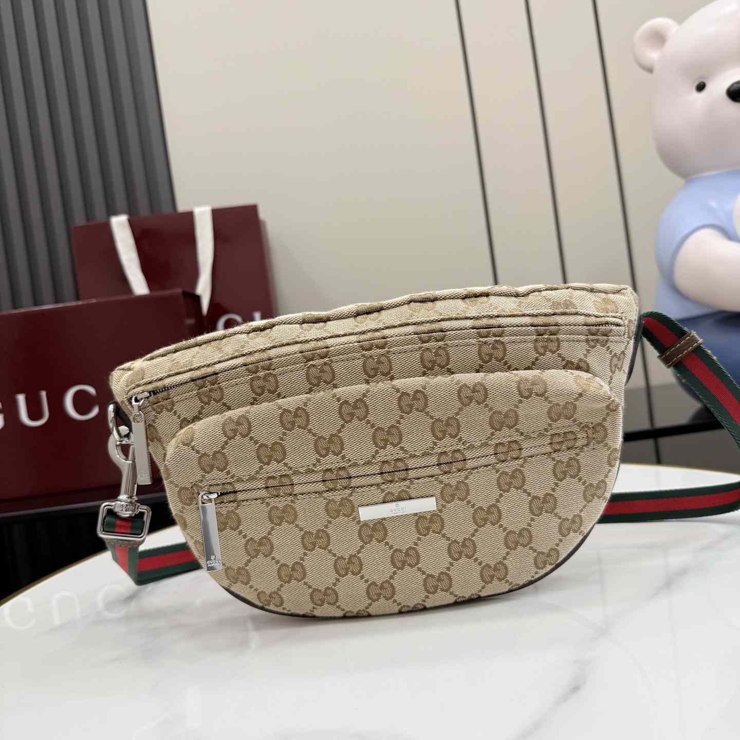 Gucci Tag Medium Crossbody Bag 875229 - DesignerGu