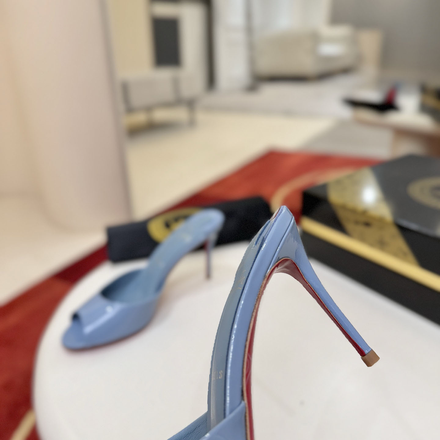 Christian Louboutin Me Dolly 100MM Patent Leather Mules - DesignerGu