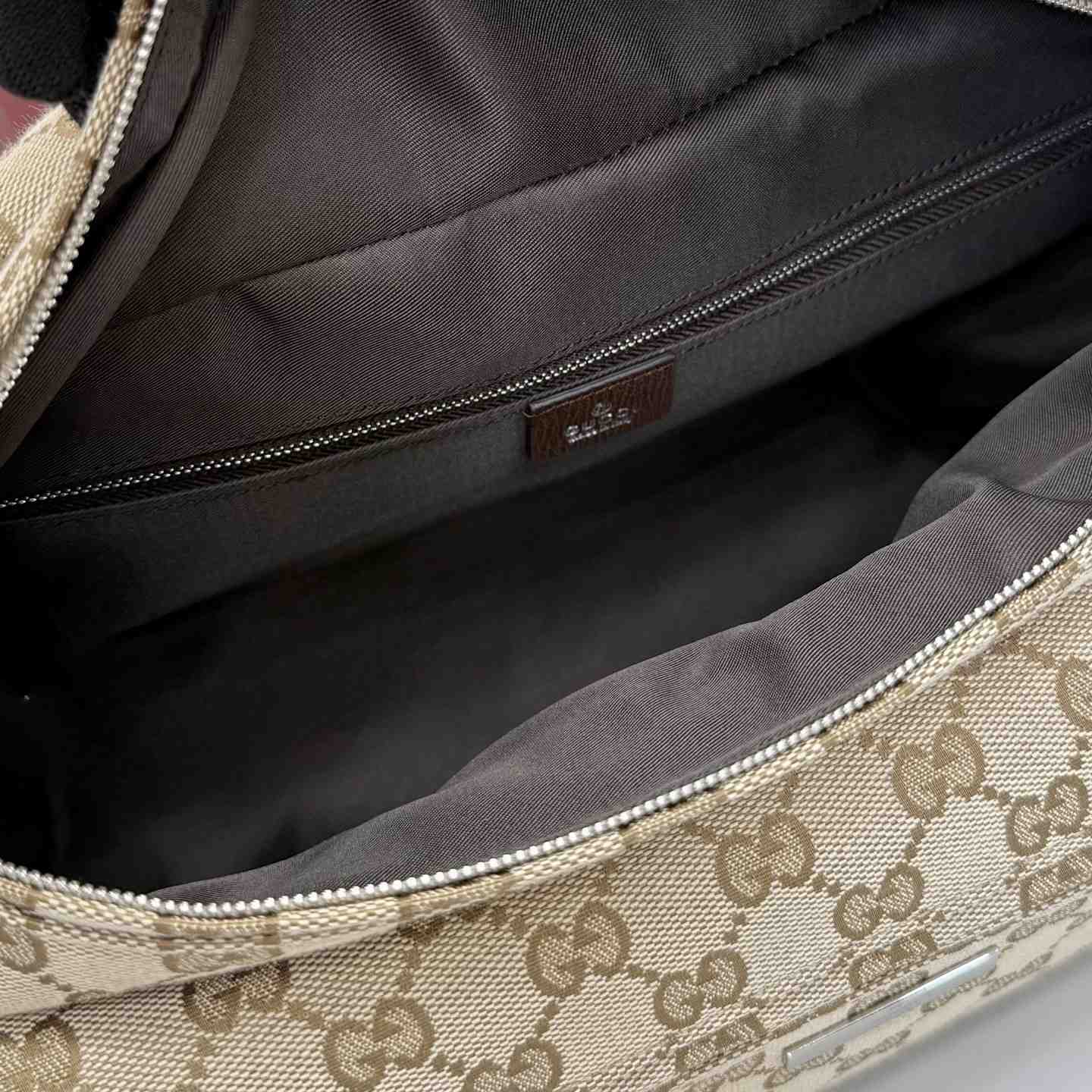 Gucci Tag Medium Crossbody Bag 875377 - DesignerGu