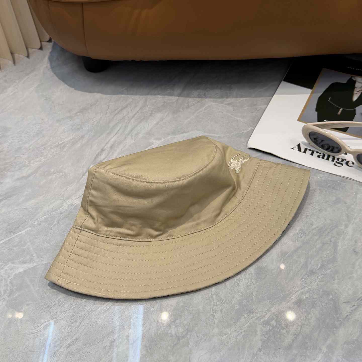 Burberry  Reversible Gabardine Bucket Hat - DesignerGu