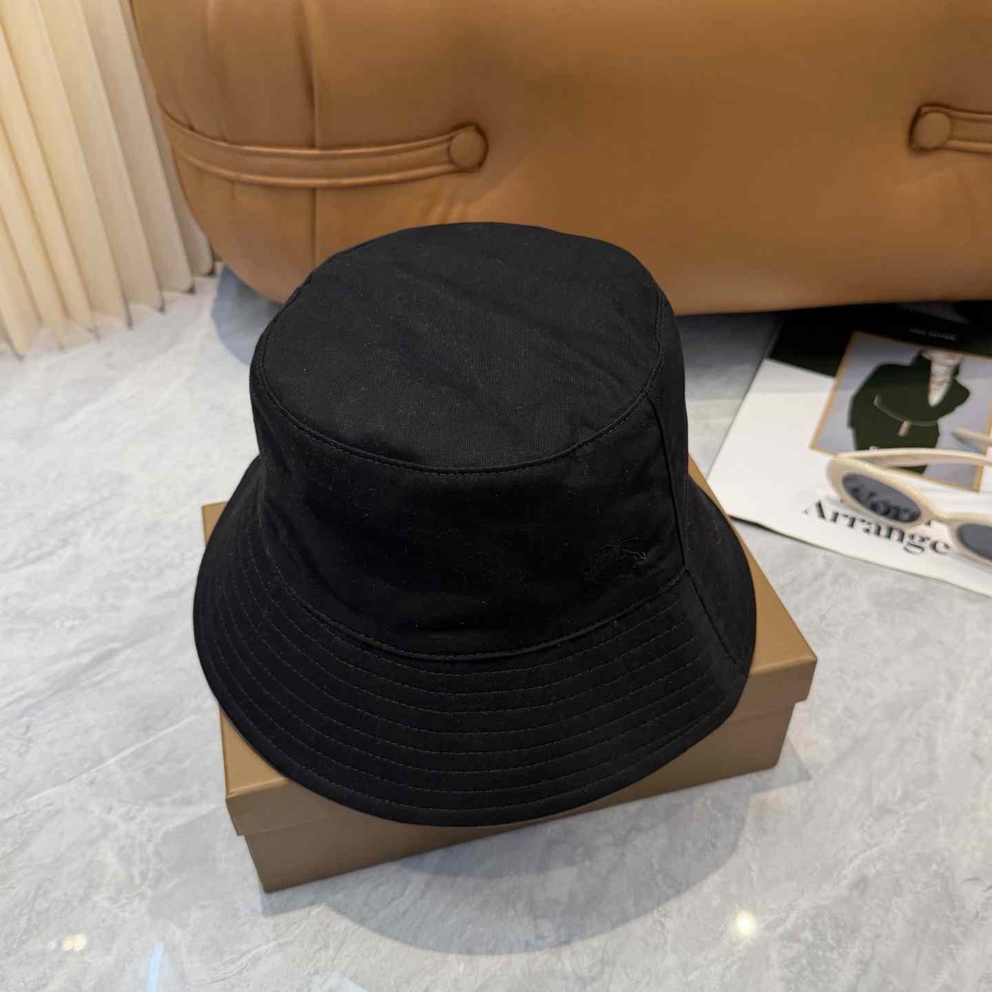 Burberry  Reversible Gabardine Bucket Hat - DesignerGu