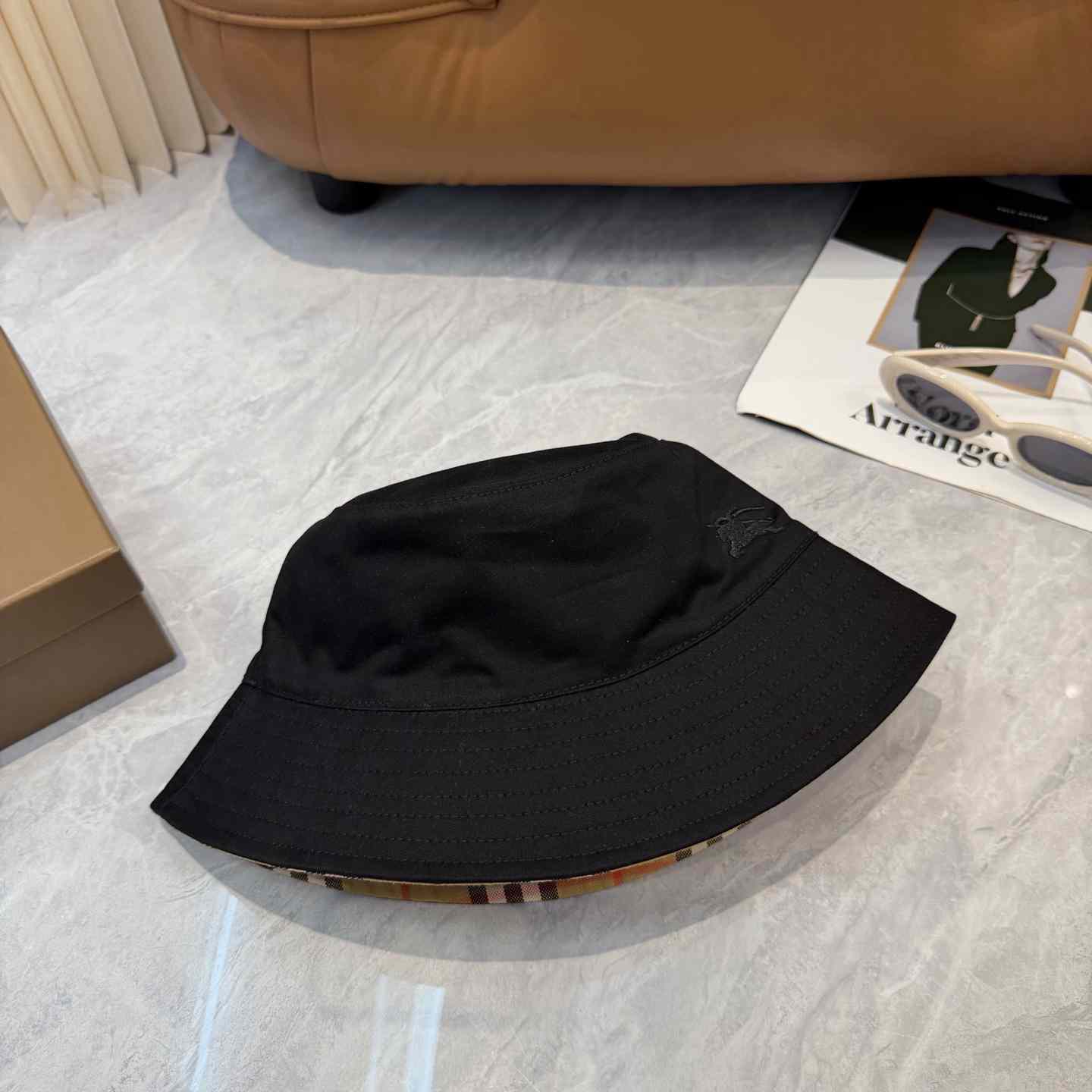 Burberry  Reversible Gabardine Bucket Hat - DesignerGu