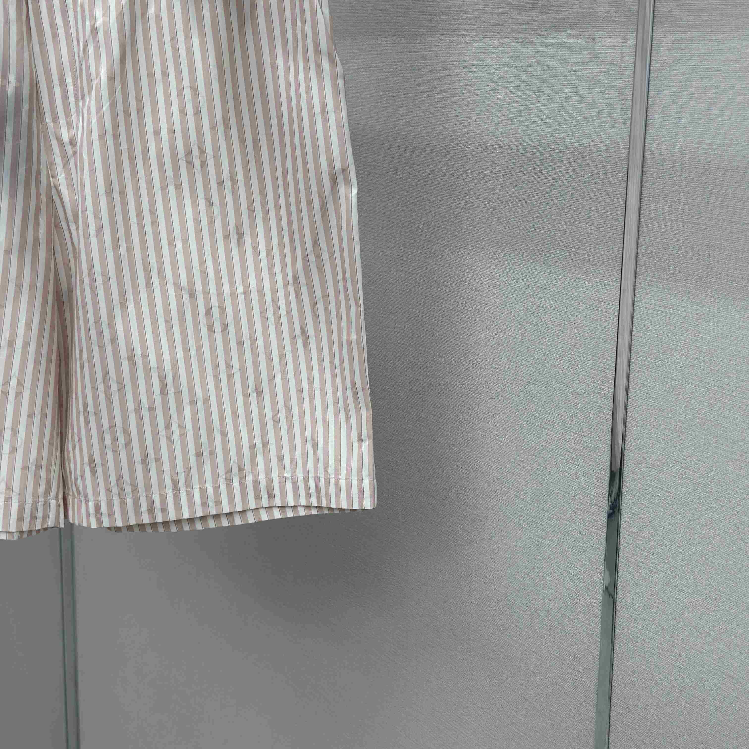 Louis Vuitton Monogram Striped Silk Boxer Shorts 1AK75D - DesignerGu
