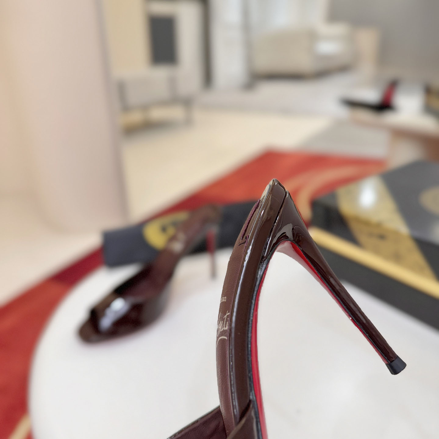 Christian Louboutin Me Dolly 100MM Patent Leather Mules - DesignerGu